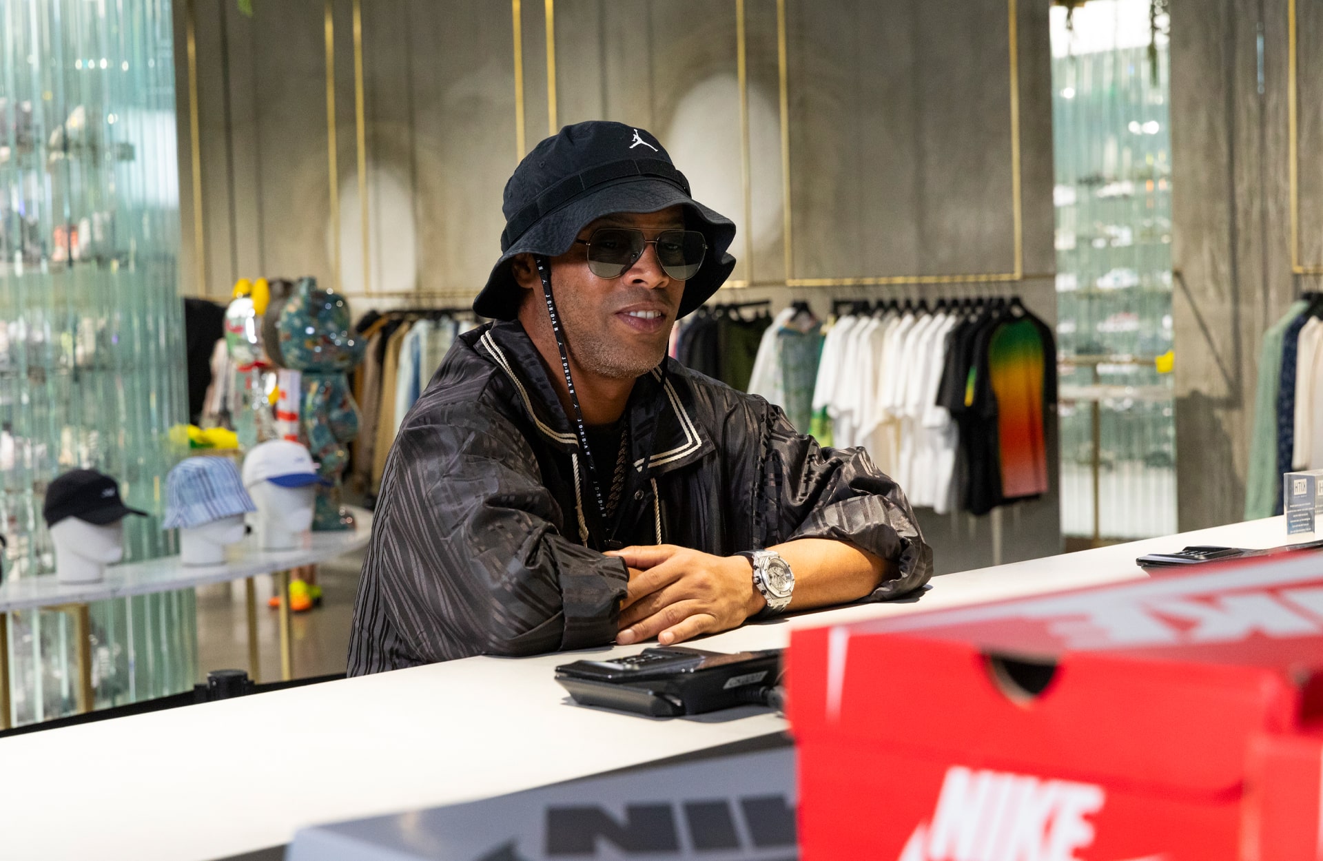 Ronaldinho va co duyen voi Sneakers