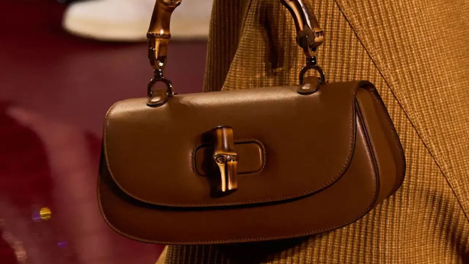 Điểm mặt 7 xu hướng túi xách nổi bật năm 2025 Hinh anh 13: Diem mat 7 xu huong tui xach noi bat nam 2025