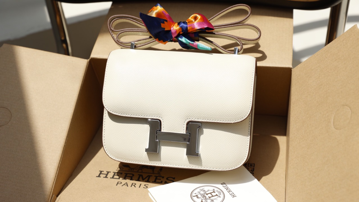 Hermes Constance: Lich su va su tien hoa cua bieu tuong bat hu