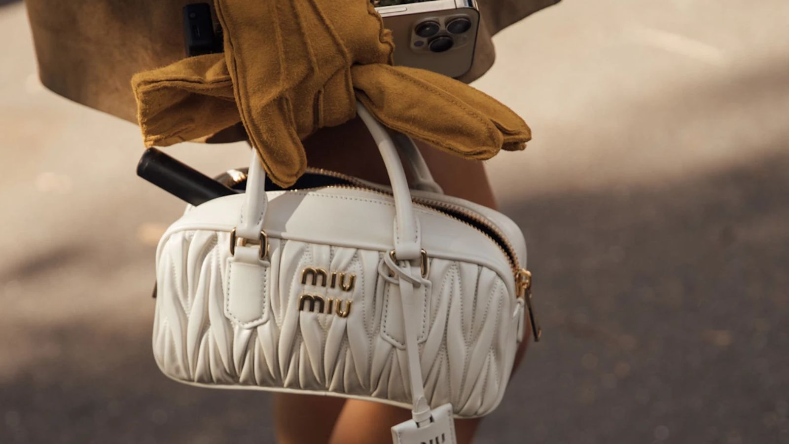 Điểm mặt 7 xu hướng túi xách nổi bật năm 2025 Hinh anh 1: Diem mat 7 xu huong tui xach noi bat nam 2025