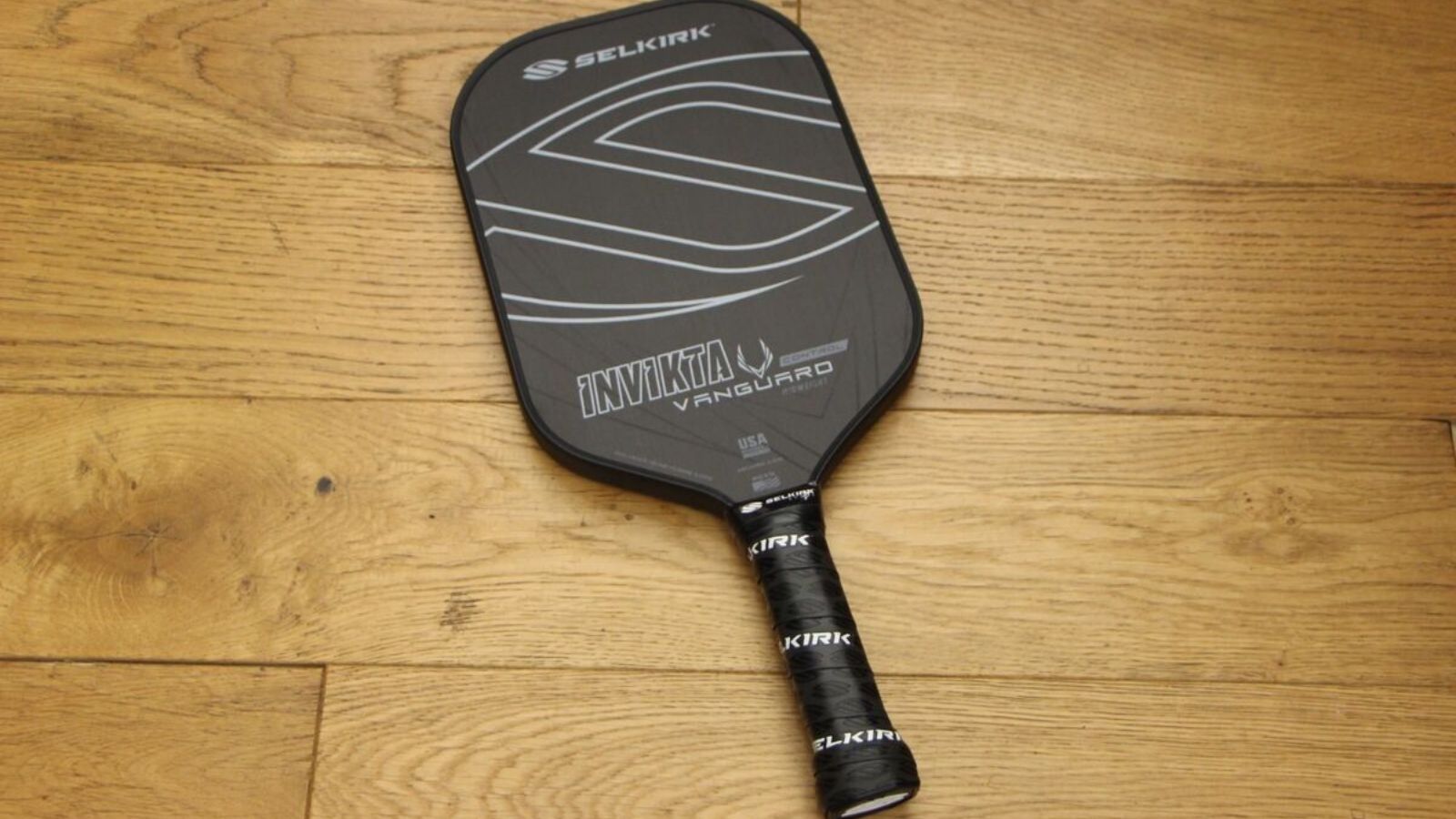 Gợi ý 5 mẫu vợt pickleball kiểm soát cực đỉnh năm 2024 Hinh anh 5: Goi y 5 mau vot pickleball kiem soat cuc dinh nam 2024