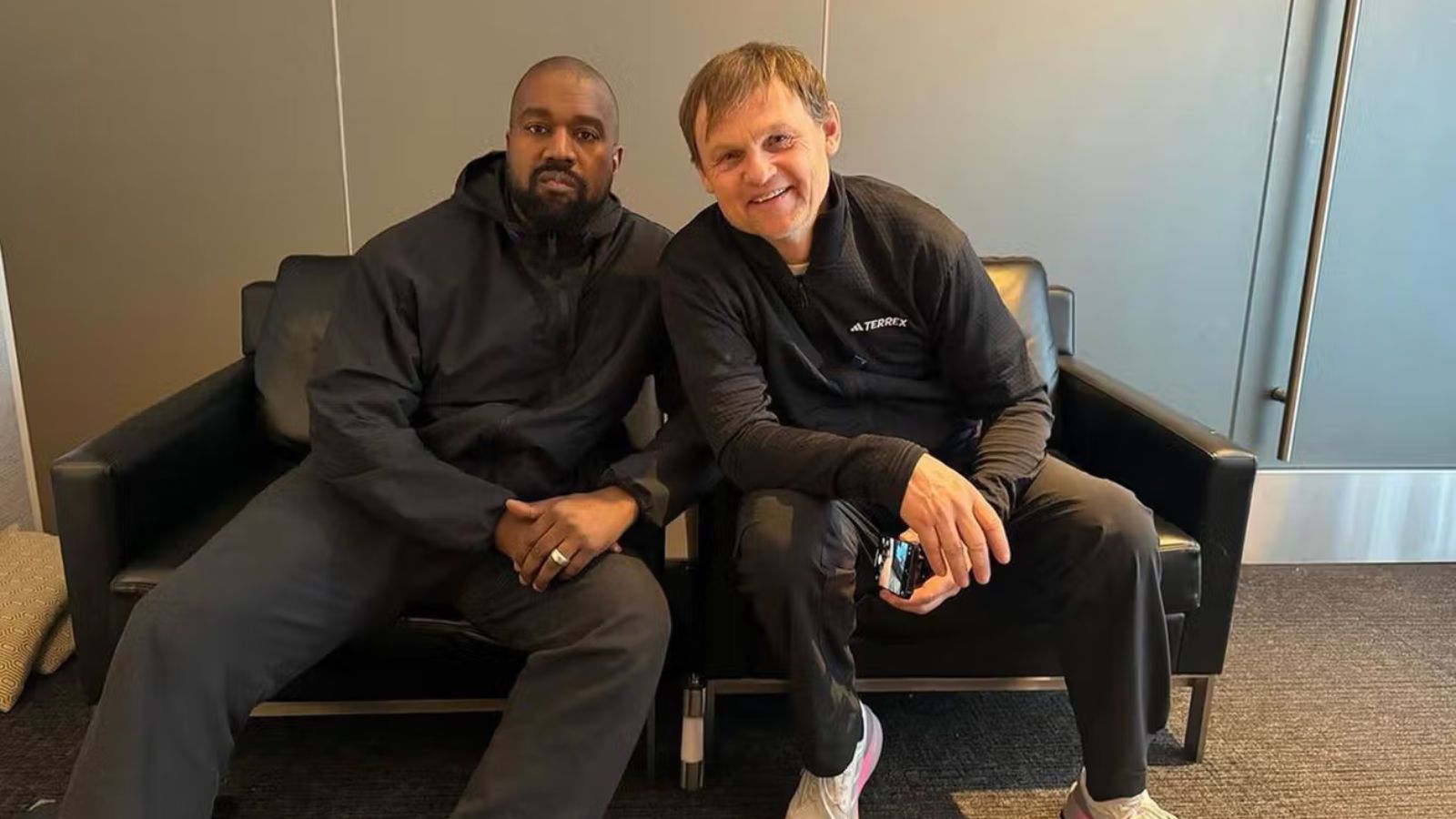 Nhìn lại 5 sự kiện sneaker đáng chú ý nhất năm 2024 Hinh anh 10: Nhin lai 5 su kien sneaker dang chu y nhat nam 2024