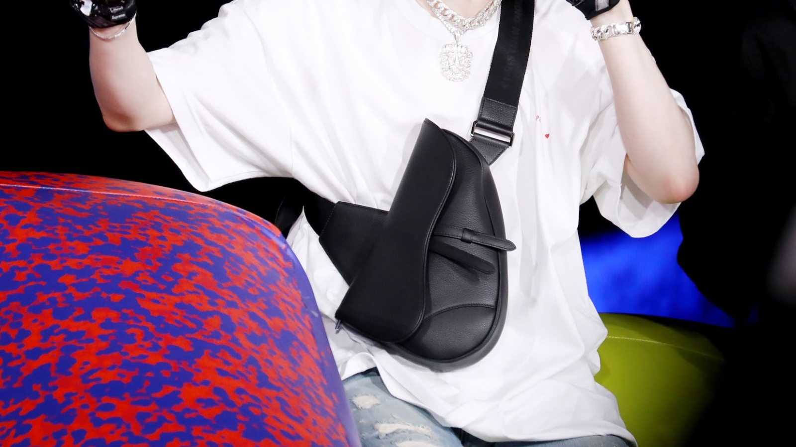 Suga và bộ sưu tập túi xách sang trọng: Từ Valentino đến Hermès Hinh anh 10: Suga va bo suu tap tui xach sang trong: Tu Valentino den Hermes