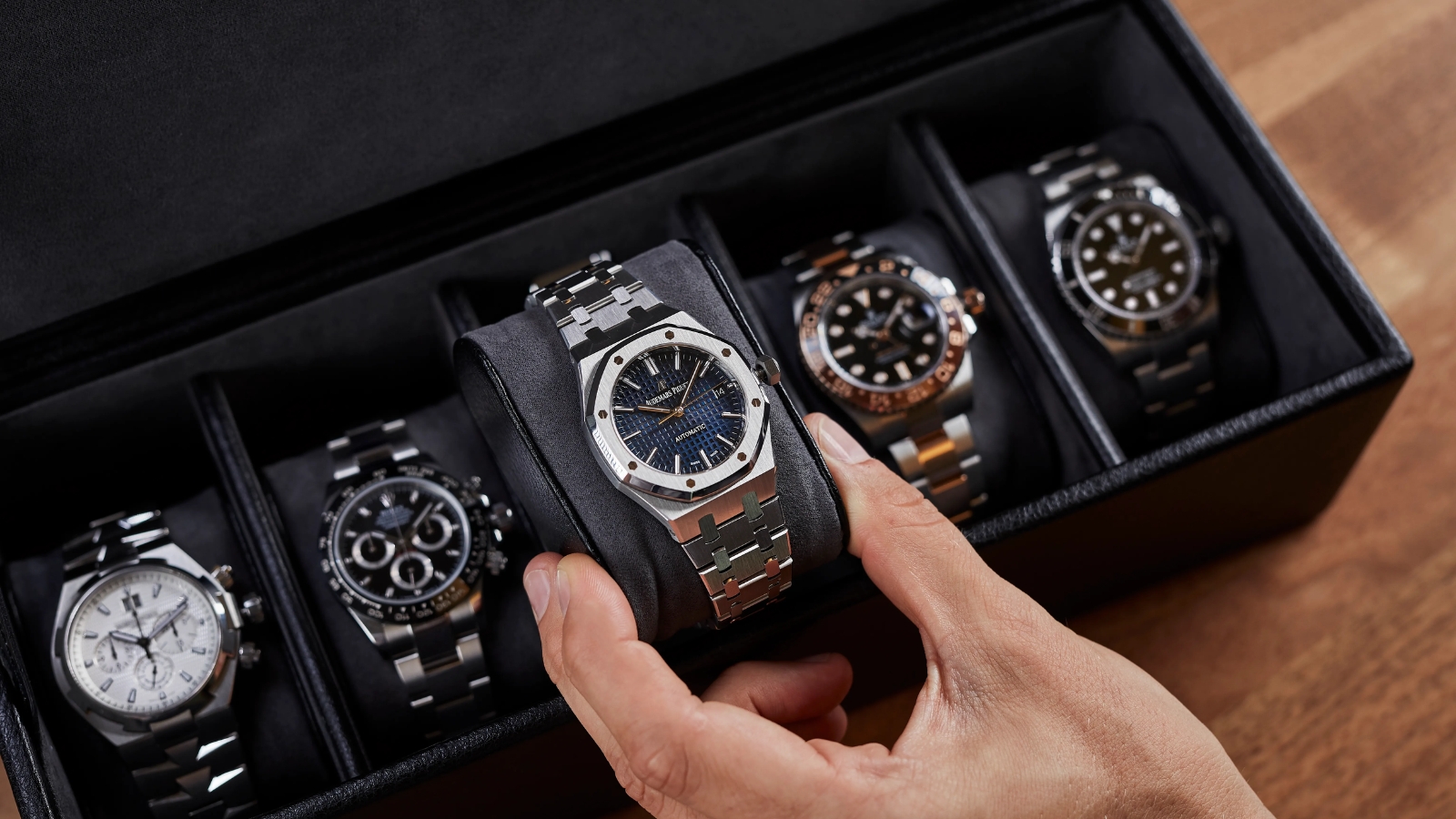 4 thương hiệu đồng hồ xa xỉ không thể bỏ qua trong bộ sưu tập Hinh anh 2: 4 thuong hieu dong ho xa xi khong the bo qua trong bo suu tap