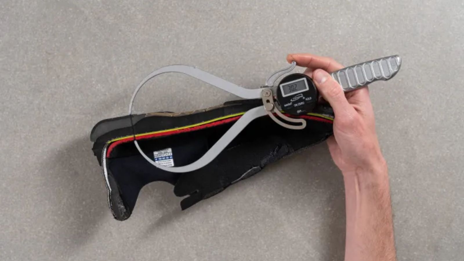 Đánh giá chi tiết Mizuno Wave Exceed Tour 6 Hinh anh 4: Danh gia chi tiet Mizuno Wave Exceed Tour 6