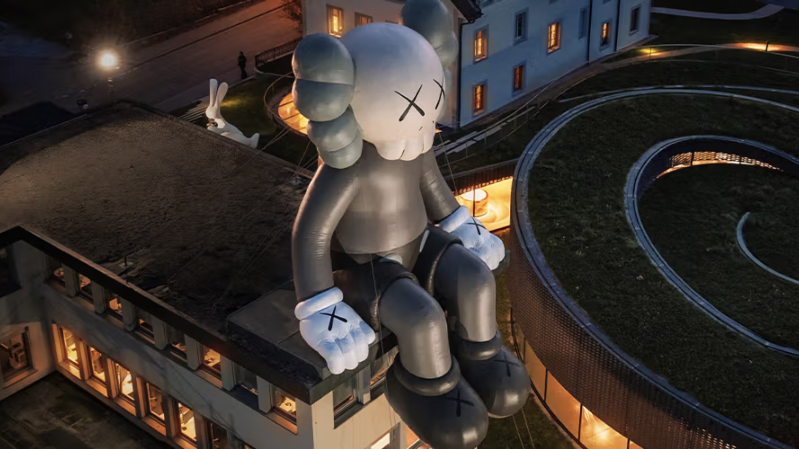 Kaws và Audemars Piguet ra mắt sản phẩm hợp tác gây chú ý Hinh anh 2: Kaws va Audemars Piguet ra mat san pham hop tac gay chu y