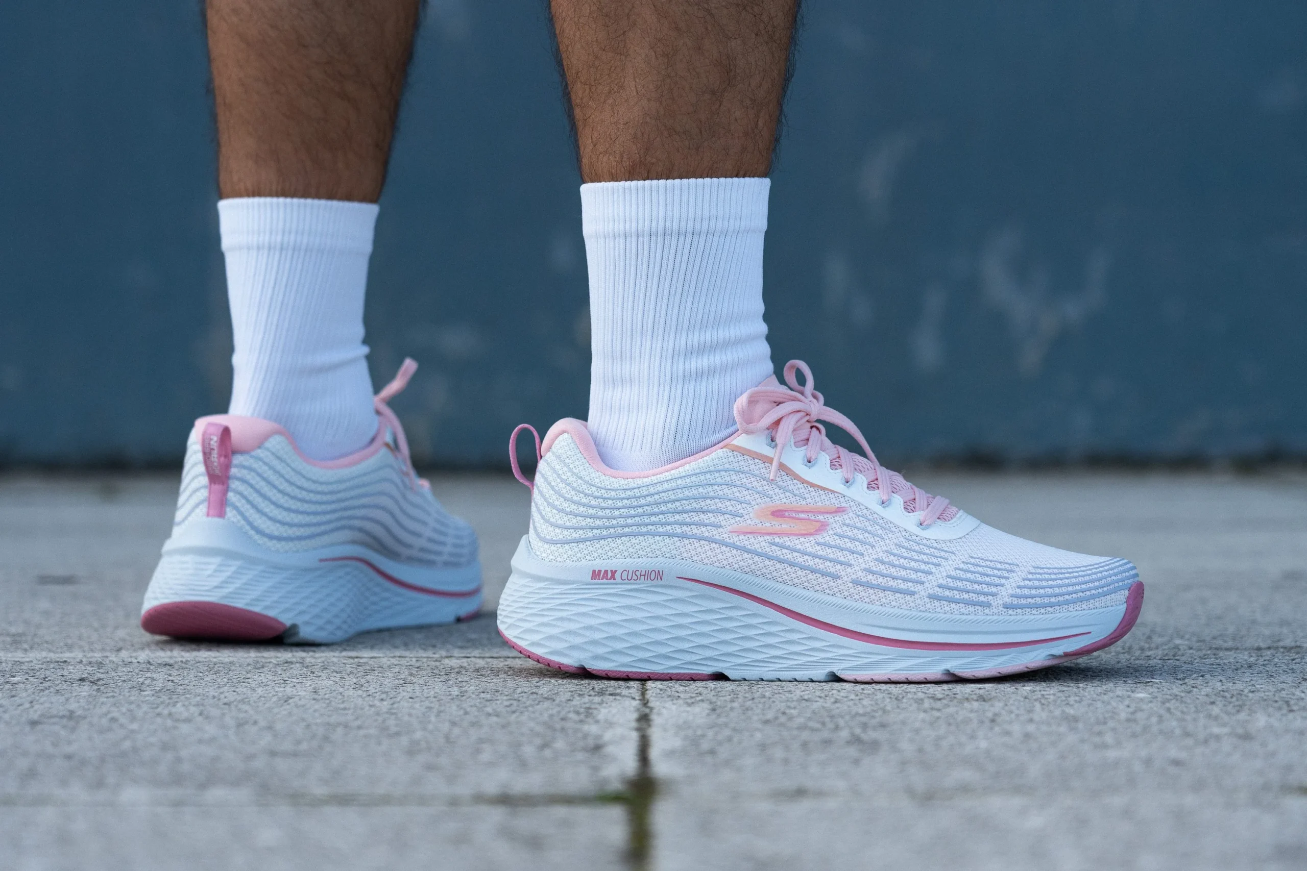 Max Cushioning Elite 2.0 - Lựa chọn siêu êm ái của nhà Skechers Hinh anh 2: Max Cushioning Elite 2.0 - Lua chon sieu em ai cua nha Skechers