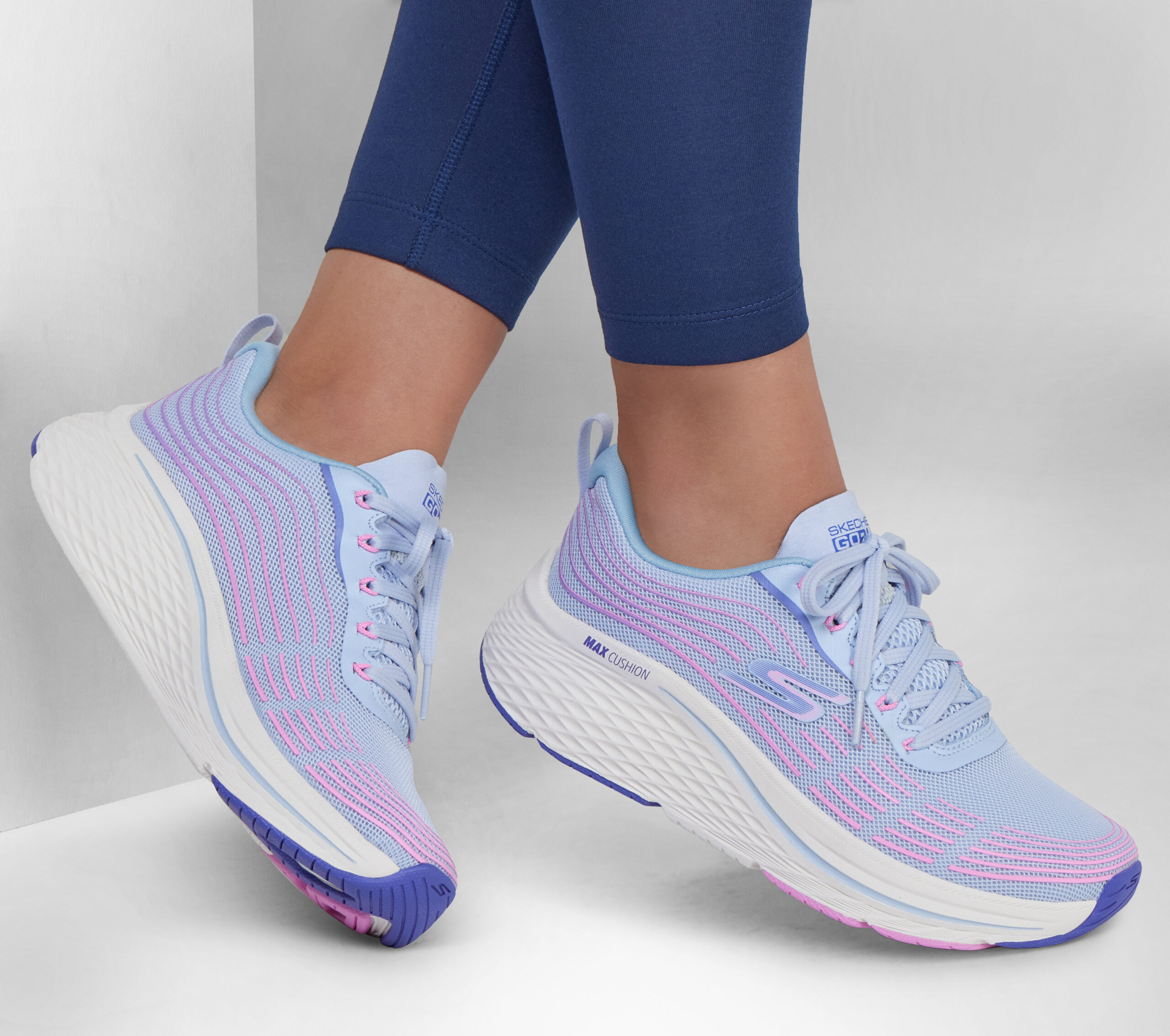 Max Cushioning Elite 2.0 - Lựa chọn siêu êm ái của nhà Skechers Hinh anh 1: Max Cushioning Elite 2.0 - Lua chon sieu em ai cua nha Skechers