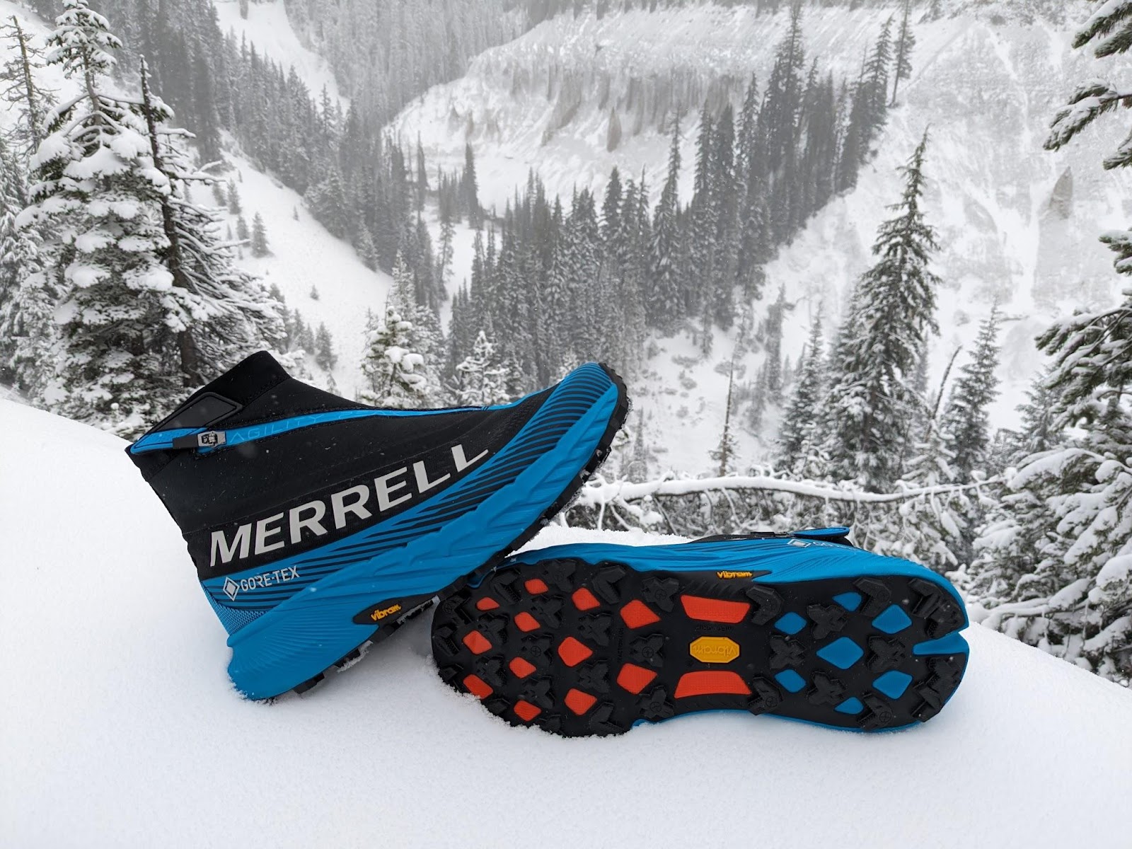 Merrell Agility Peak 5 GTX đôi giày hiking với khả năng chống nước hoàn hảo Hinh anh 4: Merrell Agility Peak 5 GTX doi giay hiking voi kha nang chong nuoc hoan hao