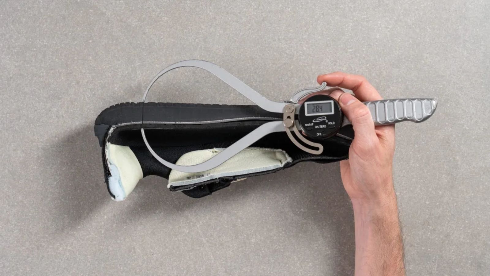 New Balance 796 v4: Có phù hợp cho người mới chơi tennis? Hinh anh 3: New Balance 796 v4: Co phu hop cho nguoi moi choi tennis?