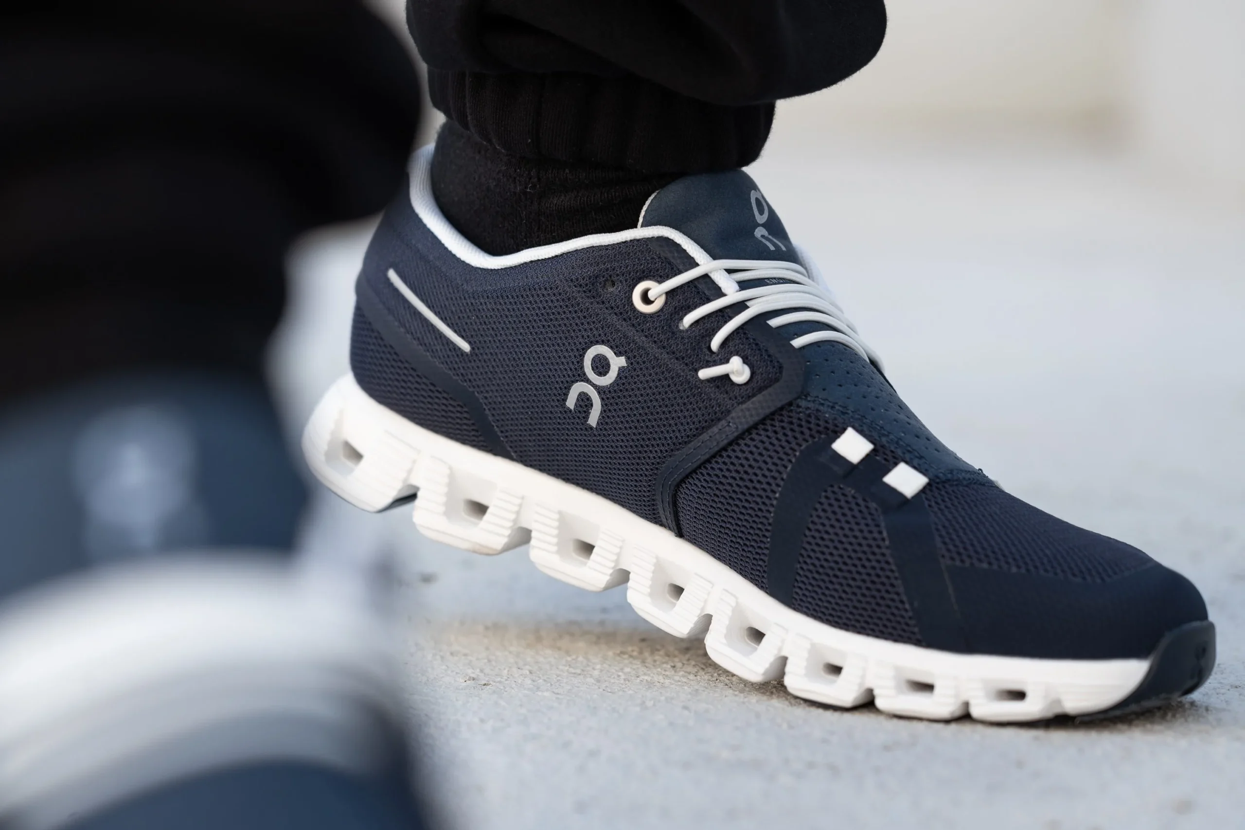 On Cloud 5 có gì đáng mua? Hinh anh 1: On Cloud 5 co gi dang mua?