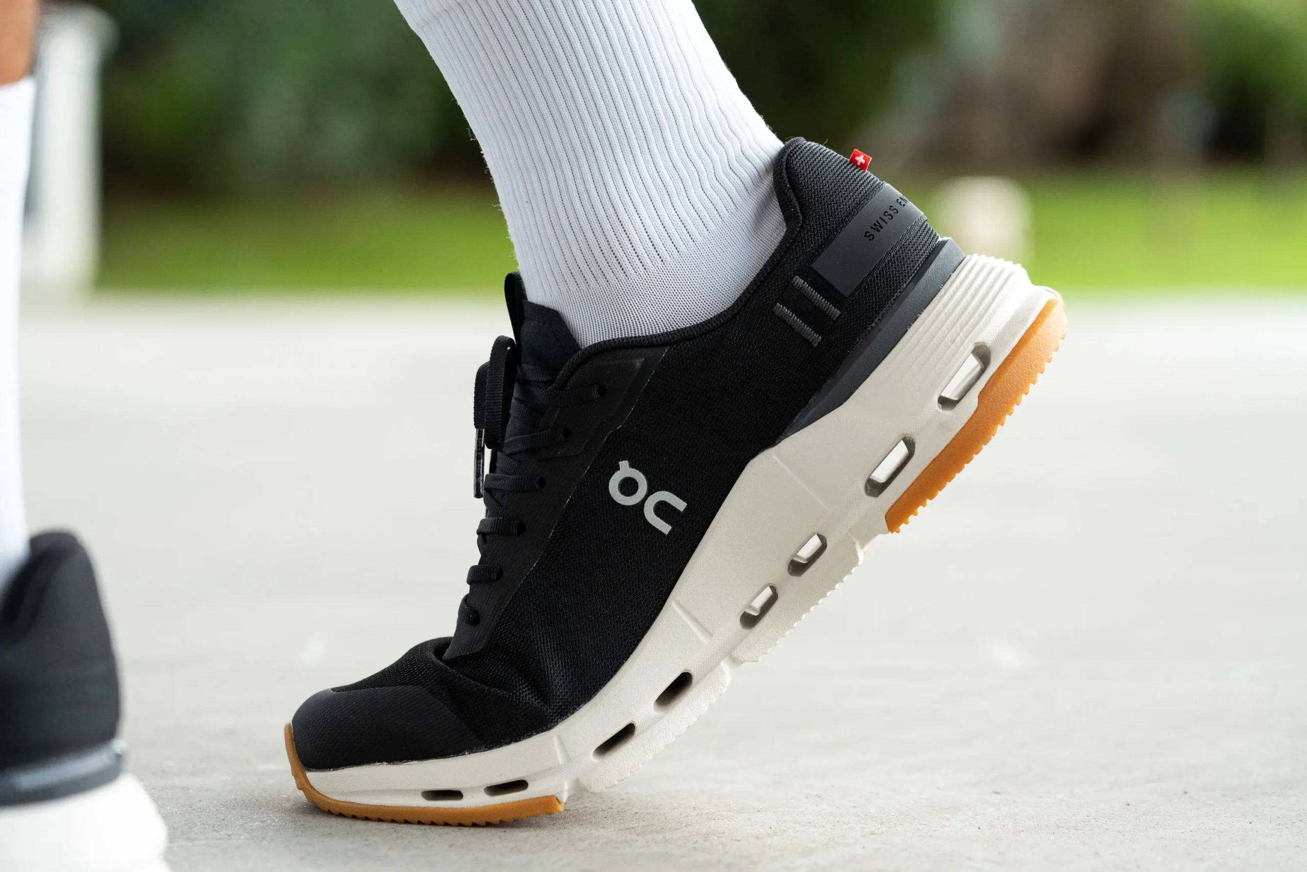 On Cloudnova 2 walking shoes tốt nhất thời điểm hiện tại Hinh anh 1: On Cloudnova 2 walking shoes tot nhat thoi diem hien tai