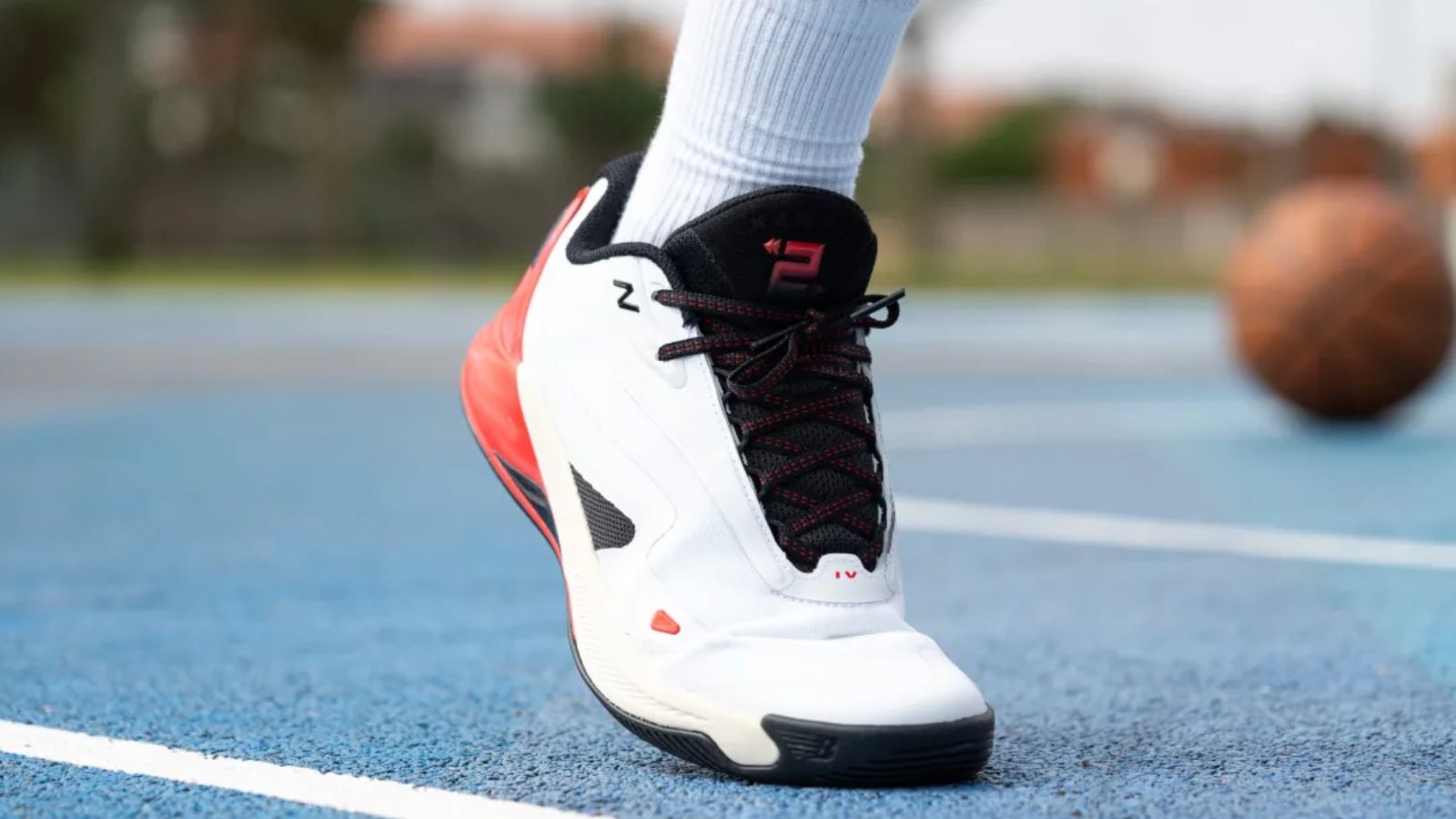 Hinh anh 8: Review New Balance Kawhi IV: Doi giay bong ro dang mua nhat?