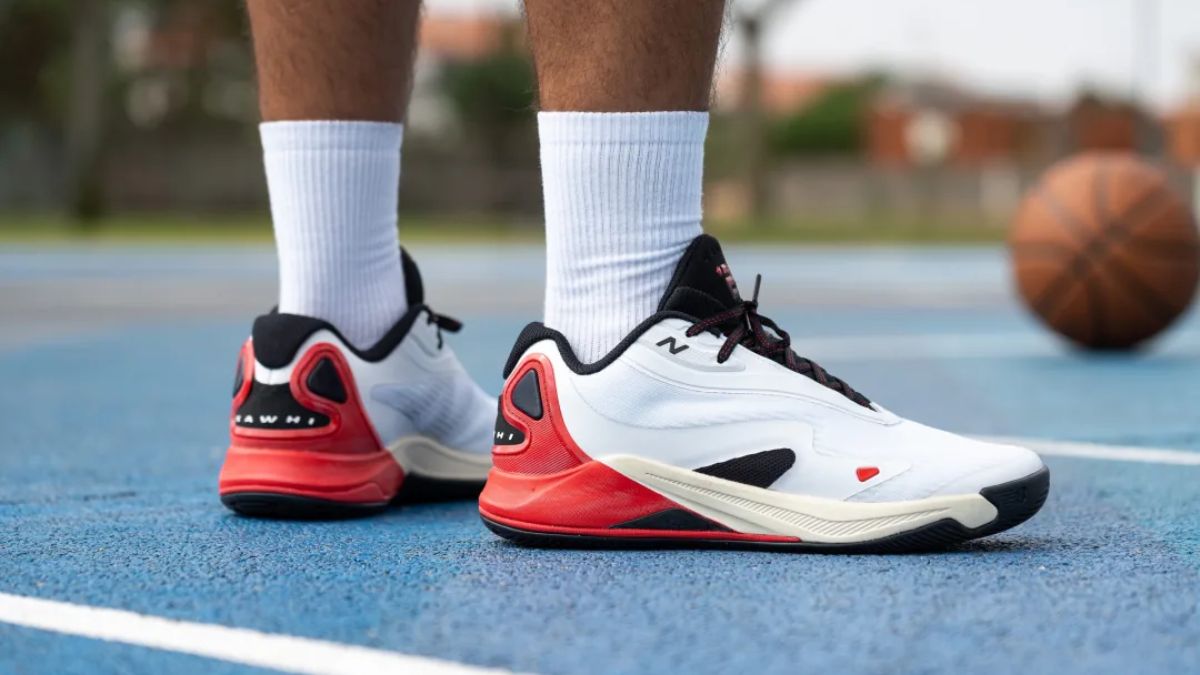 Review New Balance Kawhi IV: Doi giay bong ro dang mua nhat?