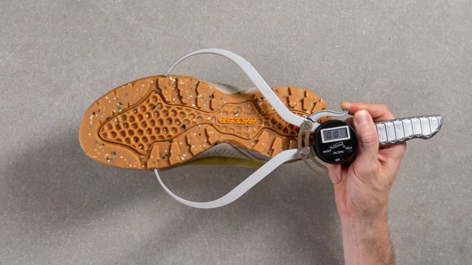 Review Scarpa Mojito: Đôi giày đi bộ bền bỉ với thiết kế đa năng Hinh anh 5: Review Scarpa Mojito: Doi giay di bo ben bi voi thiet ke da nang