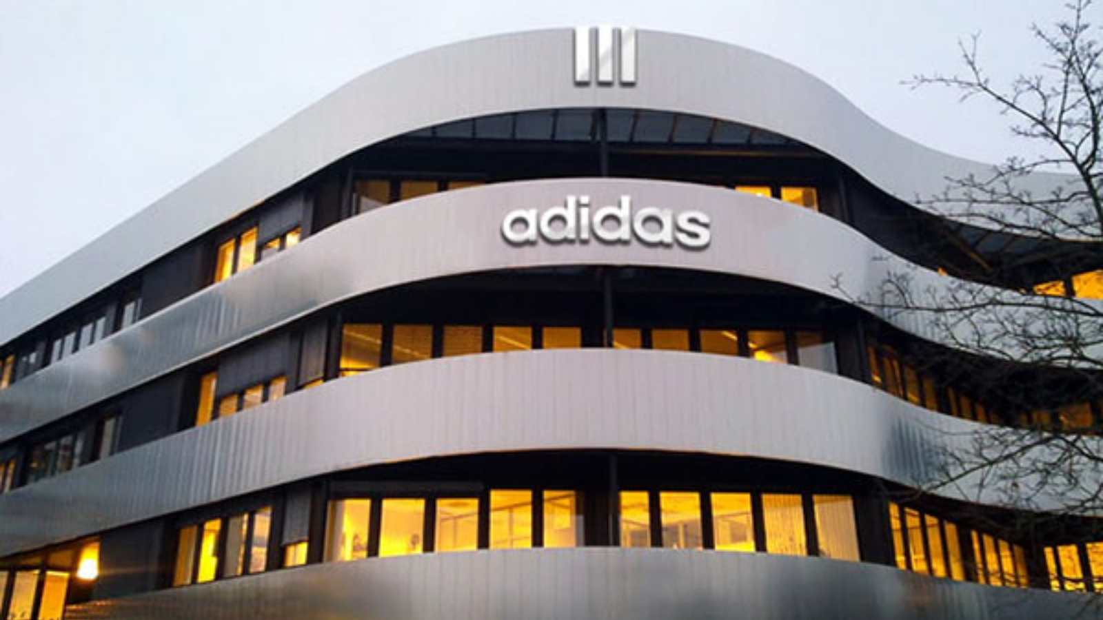 Adidas đang định nghĩa lại sự đổi mới? Hinh anh 2: Adidas dang dinh nghia lai su doi moi?