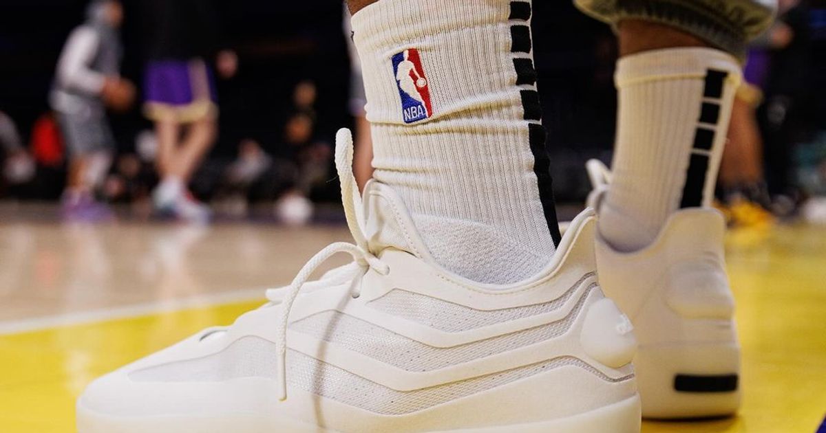 Fear of God Athletics Basketball II bộ sưu tập mới của nhà Das có gì? Hinh anh 3: Fear of God Athletics Basketball II bo suu tap moi cua nha Das co gi?