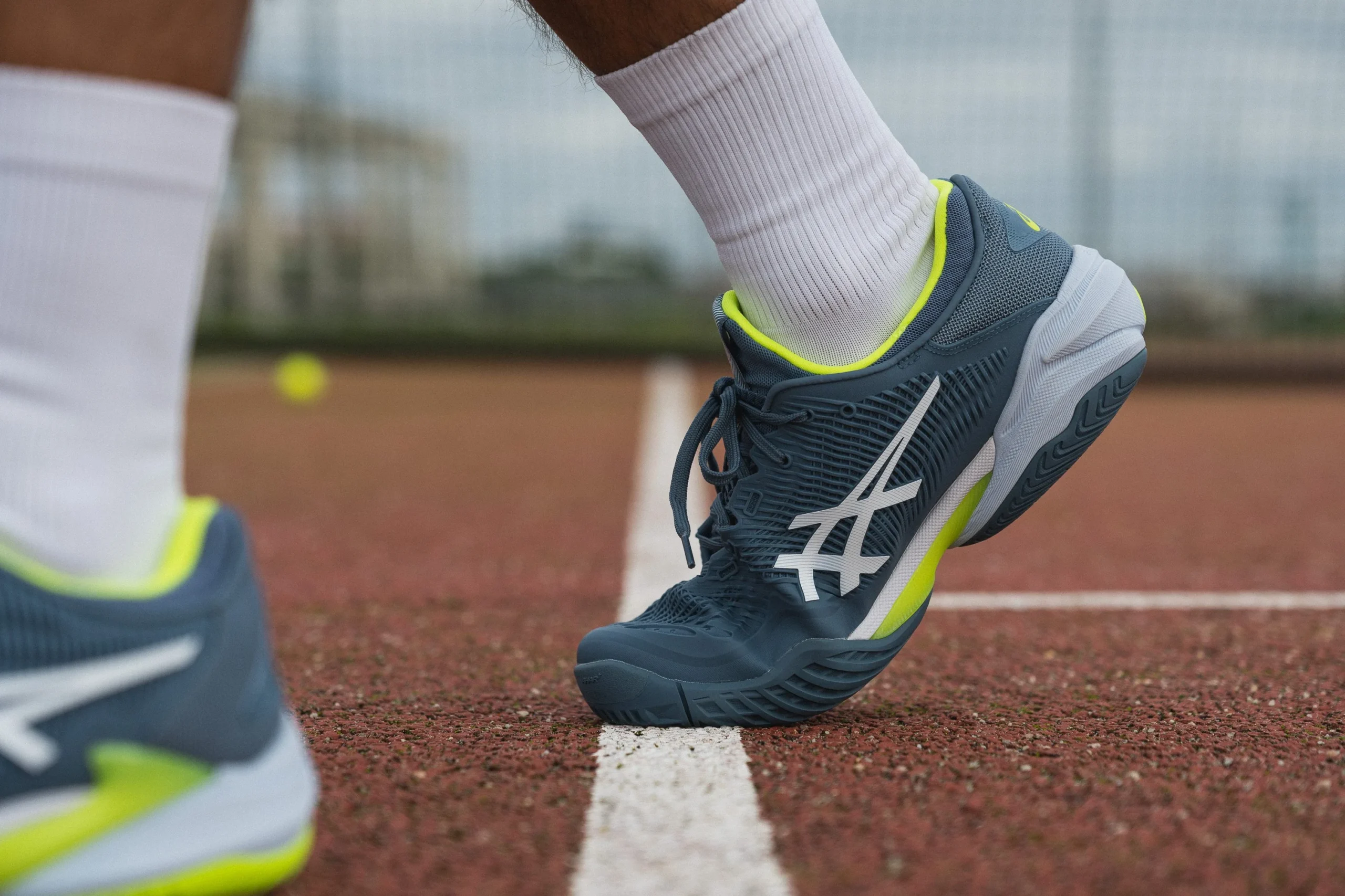 Nhũng đôi giày Asics tốt nhất năm 2024