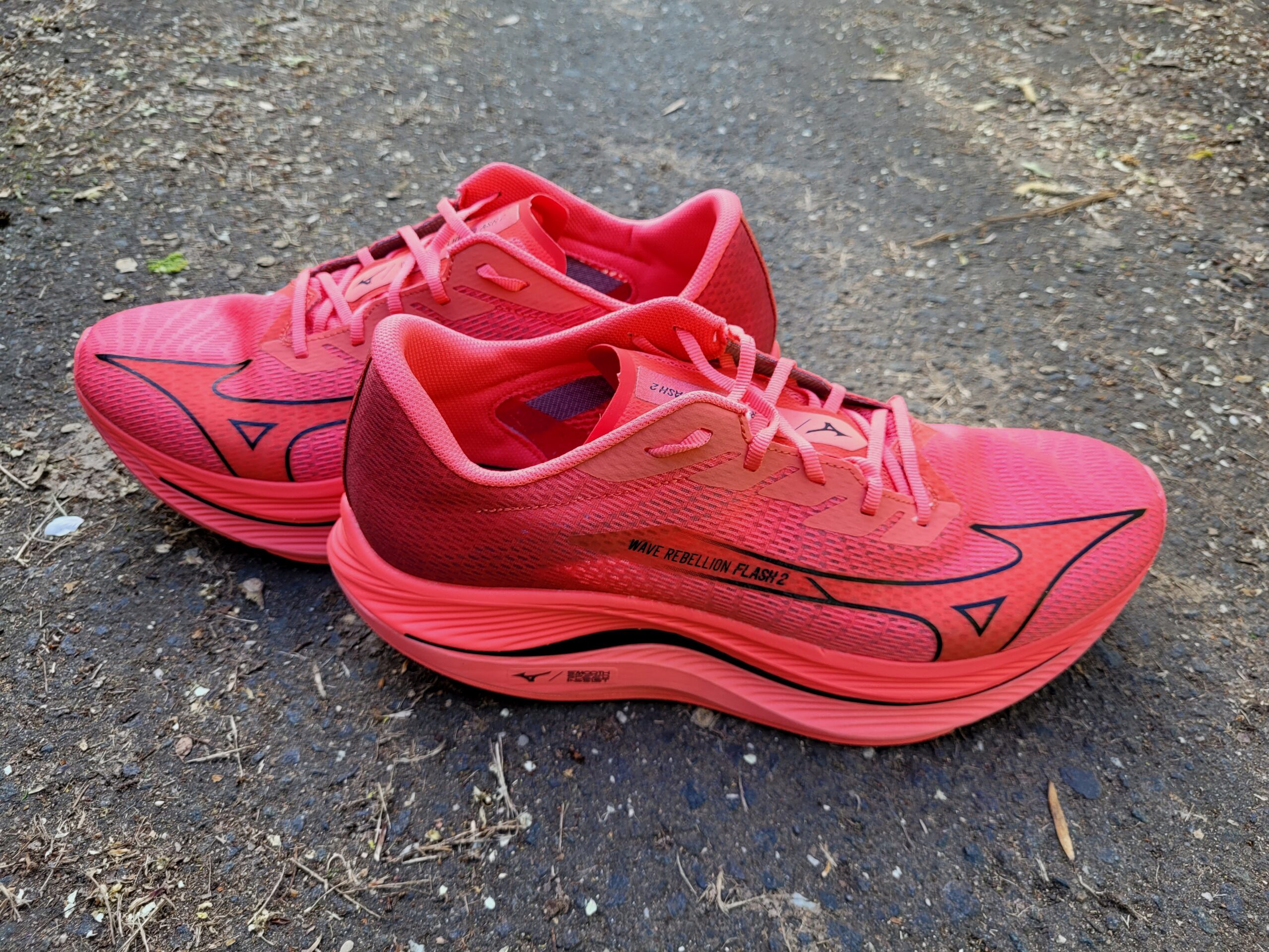 Mizuno Wave Rebellion Flash 2 - Giày chạy bền bỉ nhất? Hinh anh 4: Mizuno Wave Rebellion Flash 2 - Giay chay ben bi nhat?