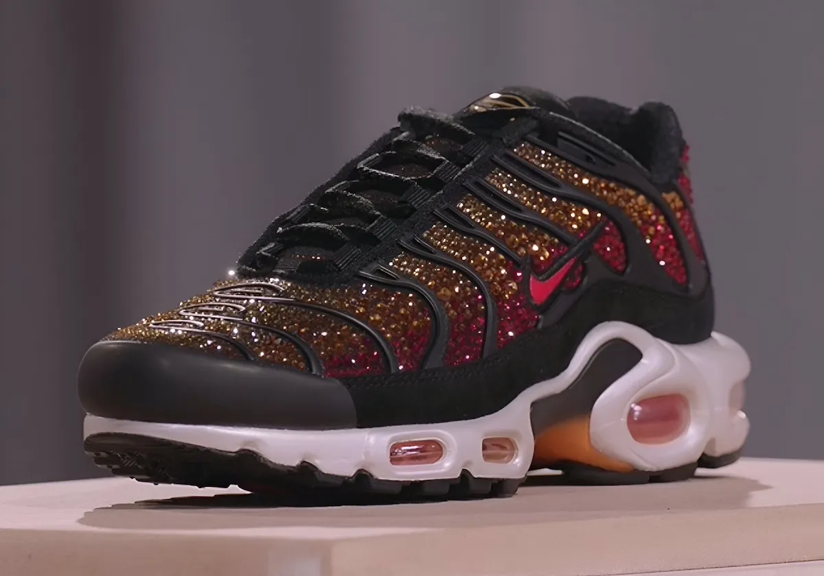 Review bộ sưu tập mới Swarovski x Nike Air Max Plus Hinh anh 5: Review bo suu tap moi Swarovski x Nike Air Max Plus