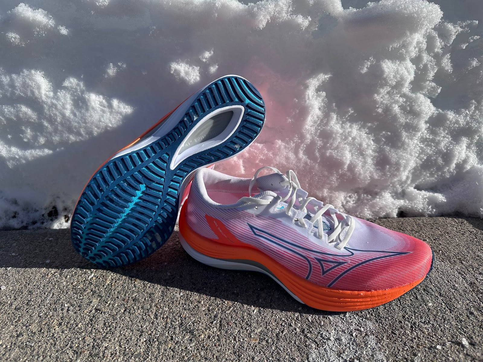 Mizuno Wave Rebellion Flash 2 - Giày chạy bền bỉ nhất? Hinh anh 2: Mizuno Wave Rebellion Flash 2 - Giay chay ben bi nhat?