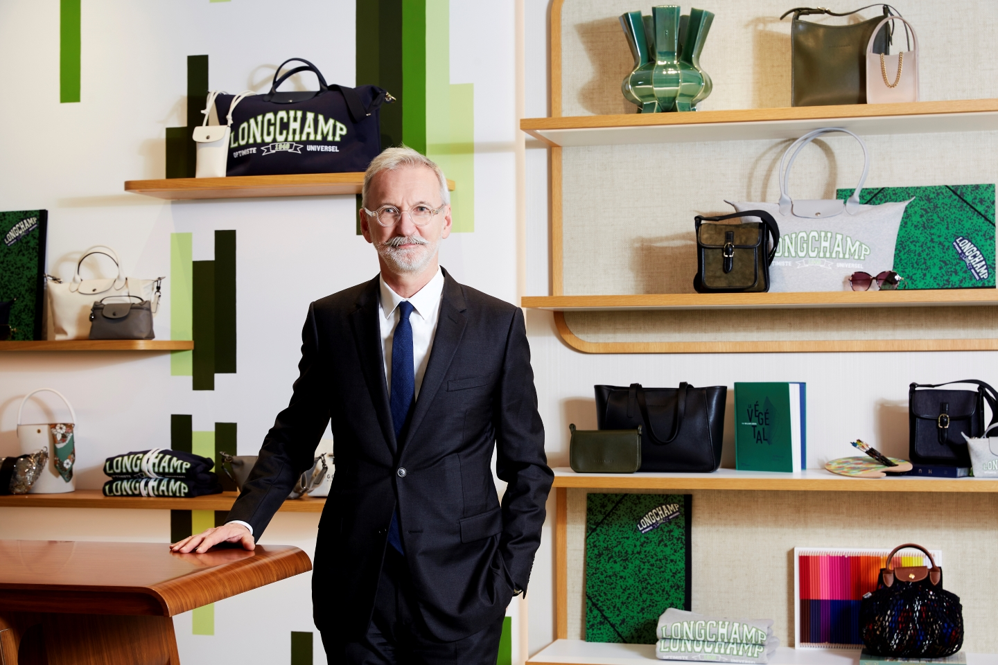 Longchamp - Thương hiệu Pháp xu hướng 2025 Hinh anh 4: Longchamp - Thuong hieu Phap xu huong 2025