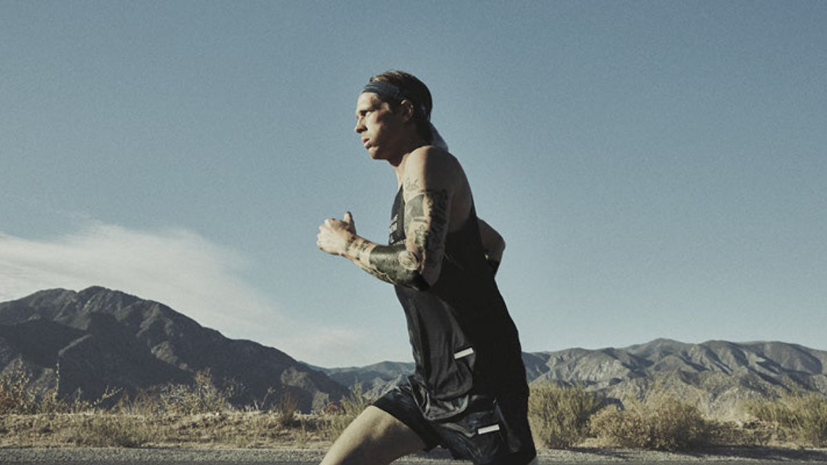 Thoi trang chay bo nam ket hop hieu suat va phong cach