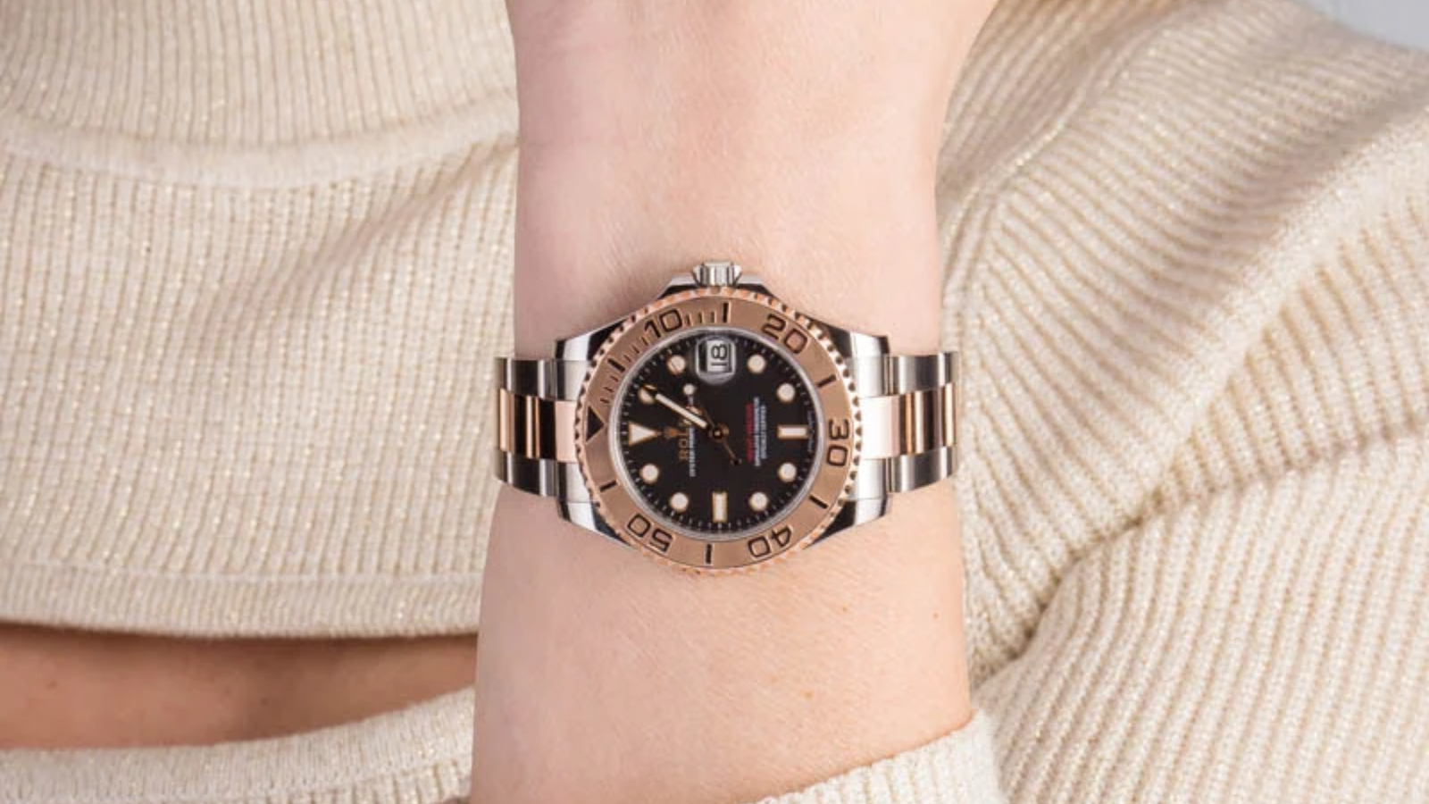 Đánh giá chi tiết Rolex Yacht-Master 37 Hinh anh 4: Dong ho Rolex Yacht-Master 37 voi thiet ke sang trong va dang cap