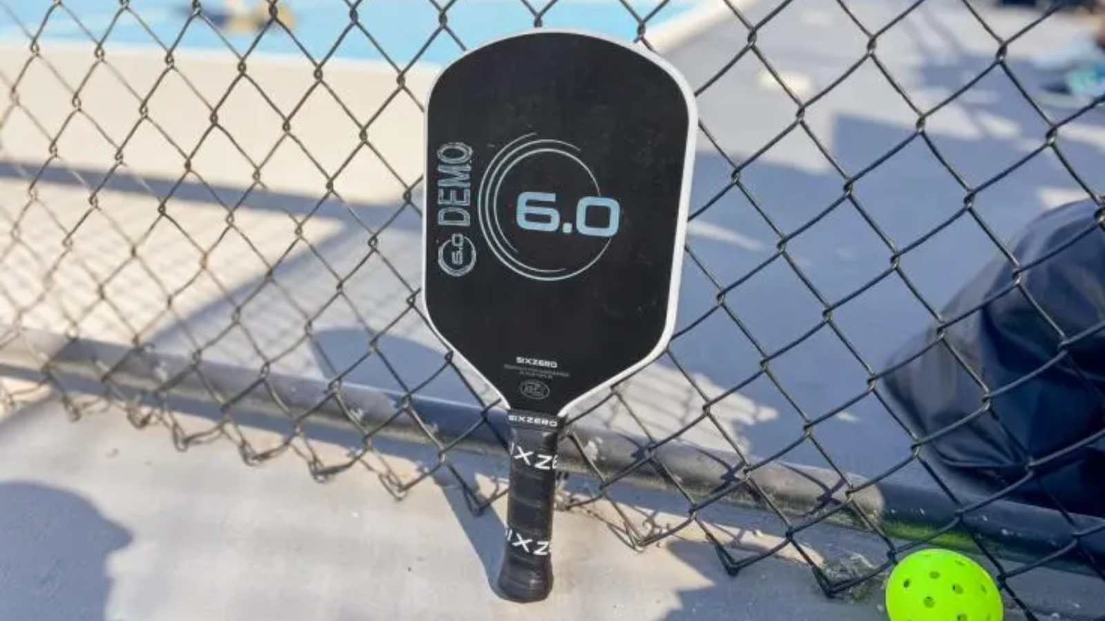 Đánh giá vợt Six Zero Infinity Double Black Diamond 16mm Hinh anh 4: Hinh anh vot pickleball Six Zero Infinity Double Black Diamond 16mm