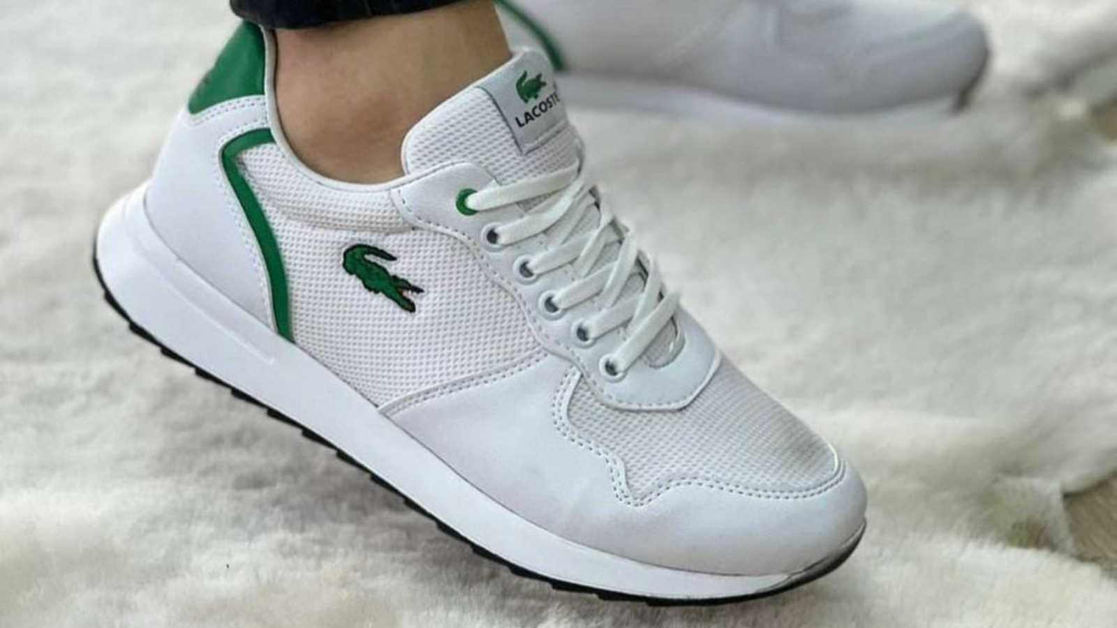 Hinh anh 2: Hinh anh giay Lacoste L003 Neo Shot the hien su ket hop giua the thao va thoi trang.