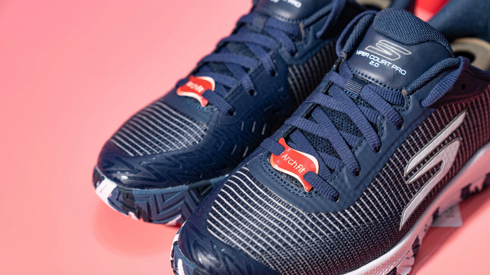 Hinh anh 1: Hinh anh giay Skechers Viper Court Pro voi thiet ke hien dai va ben bi