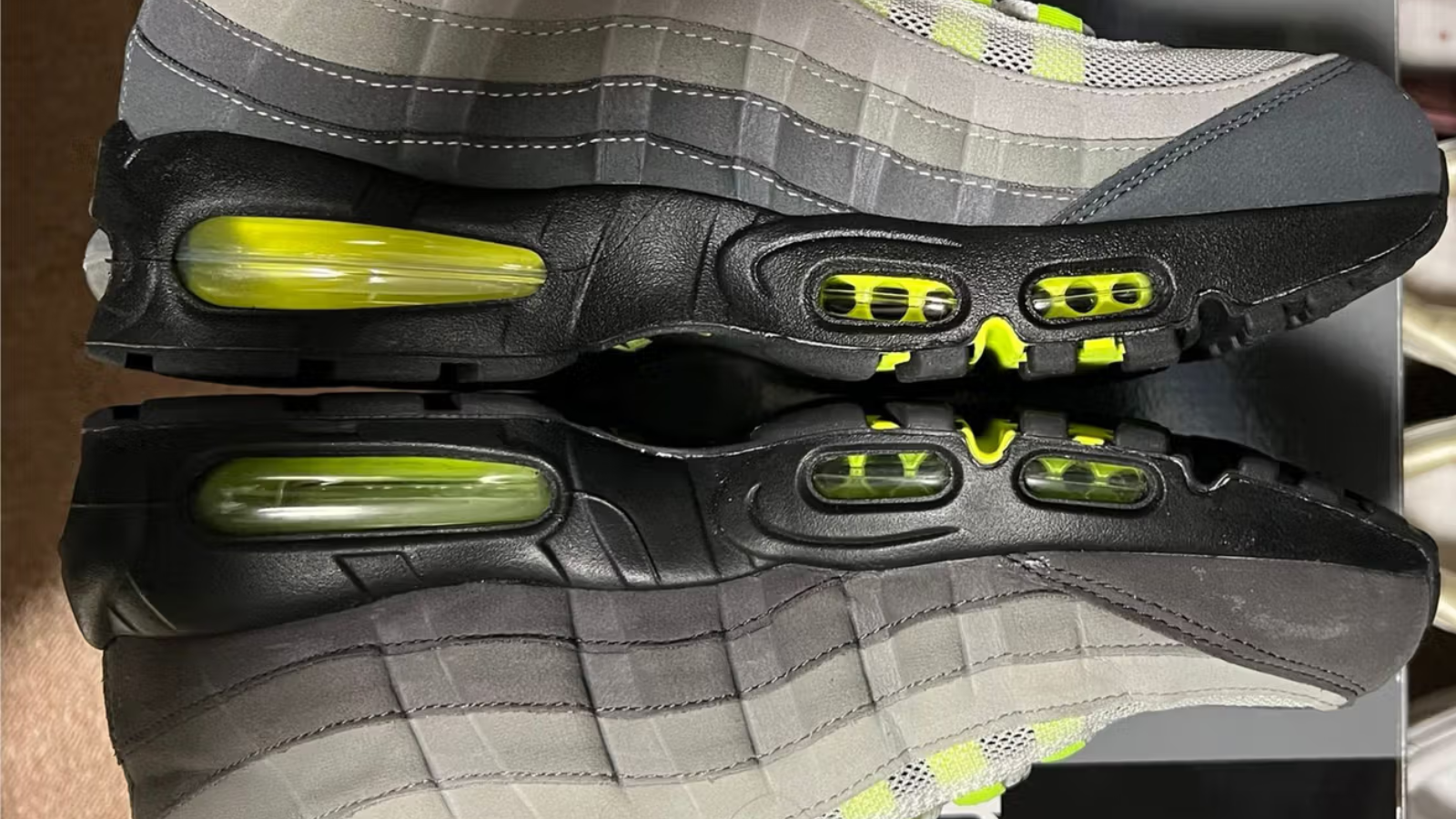 Hinh anh 2: Nike Air Max 95 ‘Neon’ 2025 voi thiet ke Big Bubble va phoi mau dac trung.