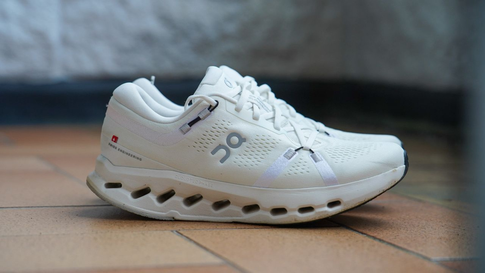 Hinh anh 1: Giay chay bo On Cloudsurfer 2 voi cong nghe CloudTec Phase™