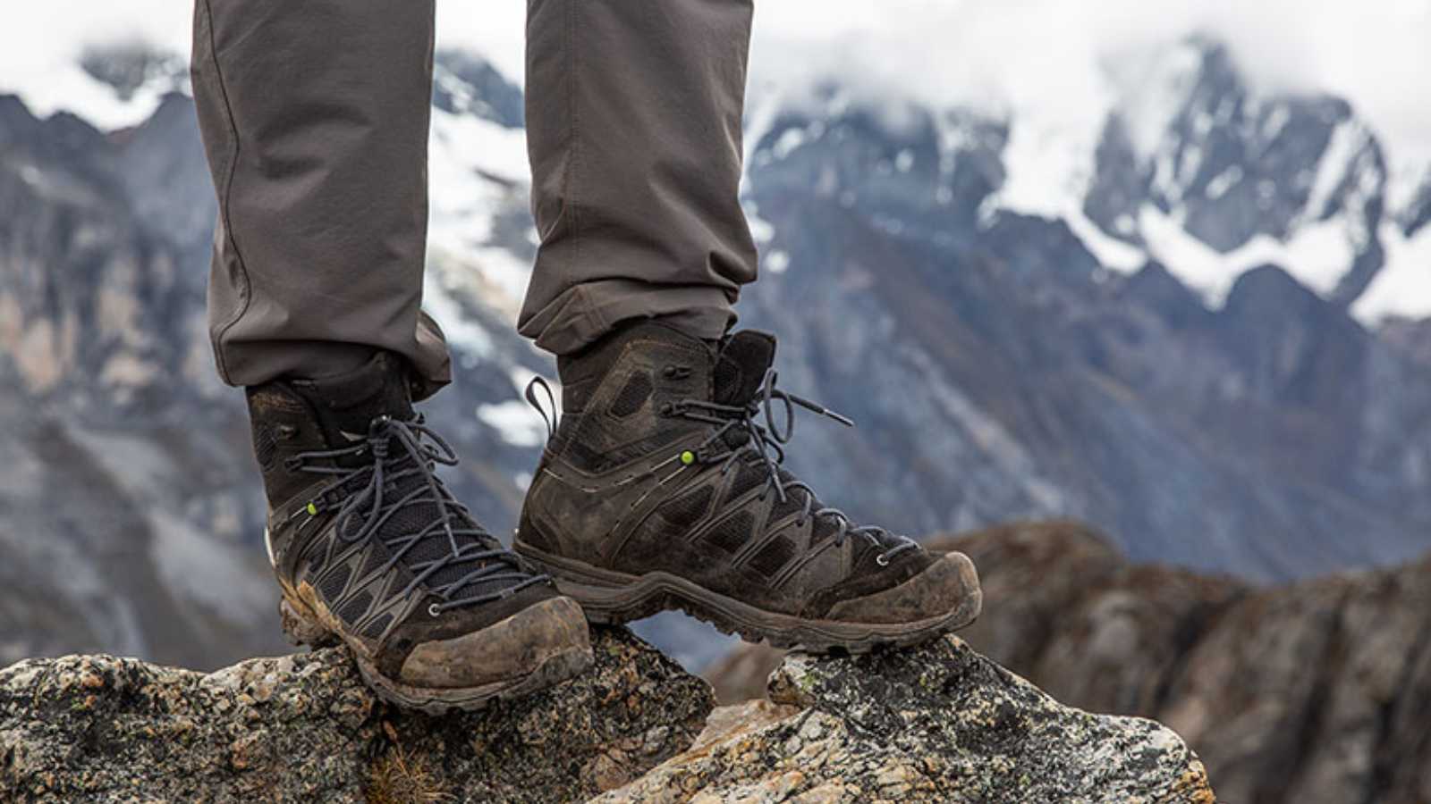 Salewa Mountain Trainer Lite Mid GTX – Giày hiking siêu nhẹ, bám chắc, chống nước hiệu quả Hinh anh 1: Giay hiking Salewa Mountain Trainer Lite Mid GTX, thiet ke nhe, chong nuoc, de Pomoca bam chac