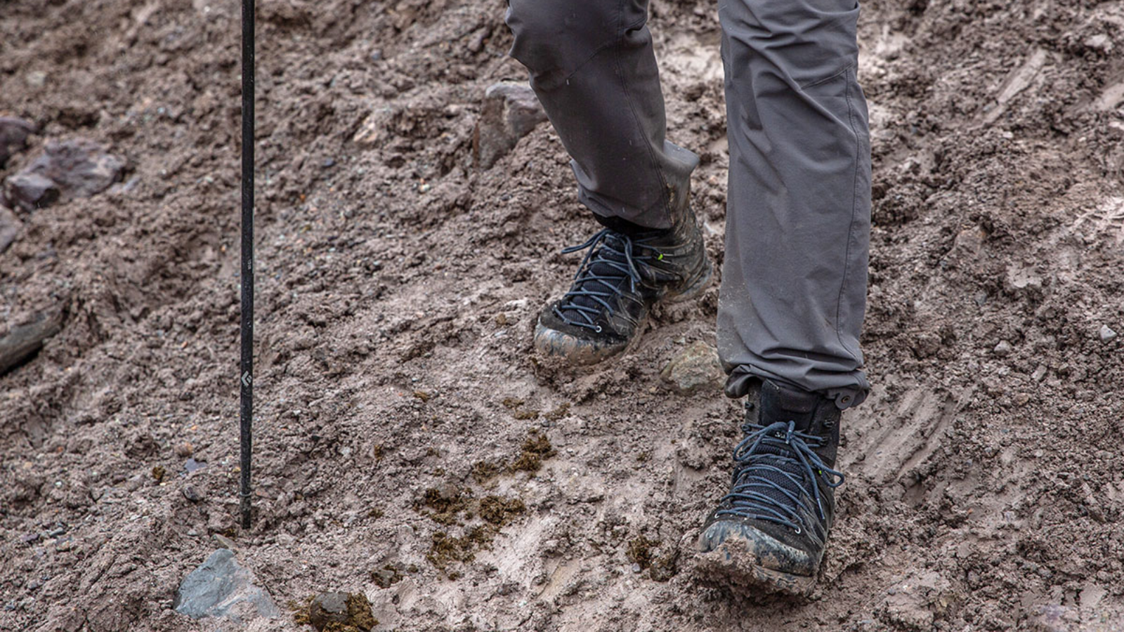 Salewa Mountain Trainer Lite Mid GTX – Giày hiking siêu nhẹ, bám chắc, chống nước hiệu quả Hinh anh 6: Giay hiking Salewa Mountain Trainer Lite Mid GTX, thiet ke nhe, chong nuoc, de Pomoca bam chac