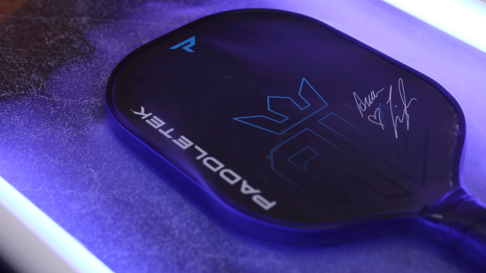 So sánh giữa PaddleTek ESQ-C và ALW-C: Cây vợt nào đỉnh hơn? Hinh anh 7: Hinh anh PaddleTek ESQ-C va ALW-C, so sanh hai mau vot pickleball