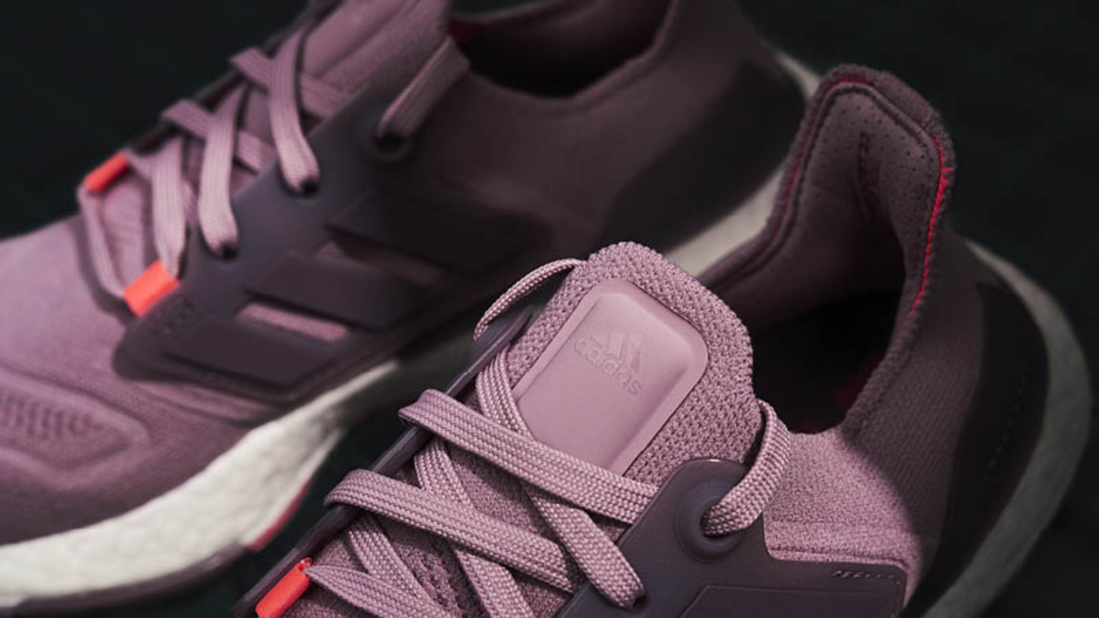 Top 10 đôi giày đi bộ tốt nhất dành cho nữ năm 2025 Hinh anh 3: Hinh anh cac mau giay di bo nu hang dau nam 2025