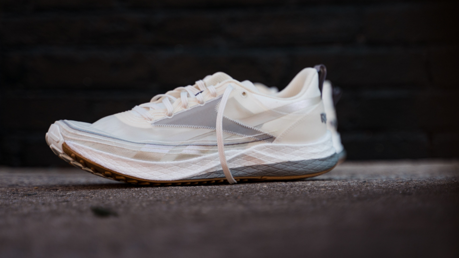 Top 10 đôi giày đi bộ tốt nhất dành cho nữ năm 2025 Hinh anh 10: Hinh anh cac mau giay di bo nu hang dau nam 2025