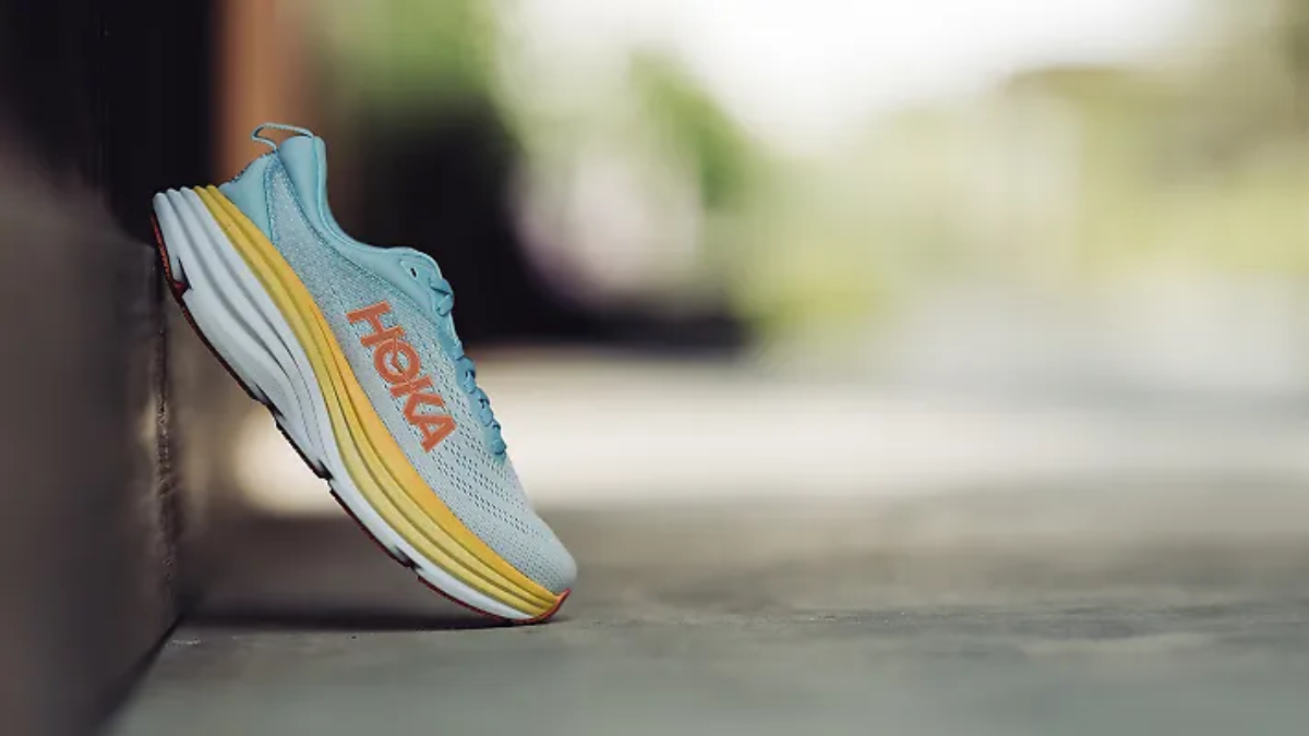 Hinh anh cac mau giay di bo nu hang dau nam 2025