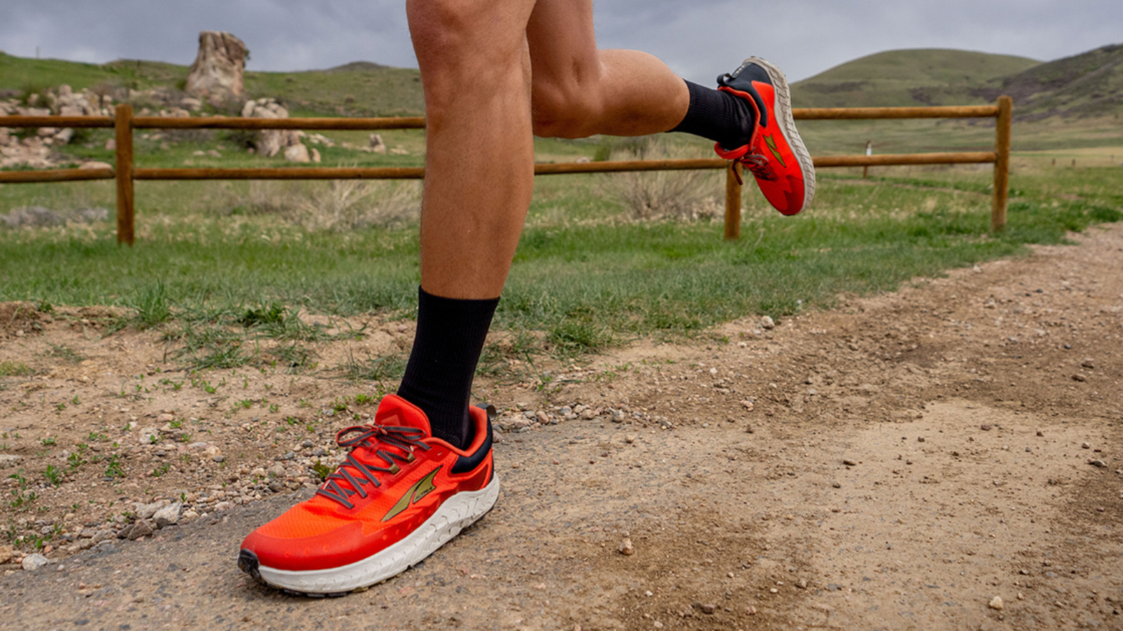 Hinh anh 9: Hinh anh cac doi giay ho tro giam dau dau goi tot nhat nam 2025