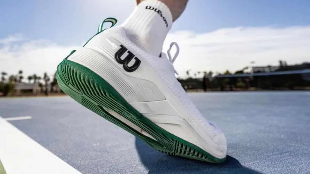 Giay tennis Wilson Rush Pro 4.5 voi thiet ke thoang khi va ben bi