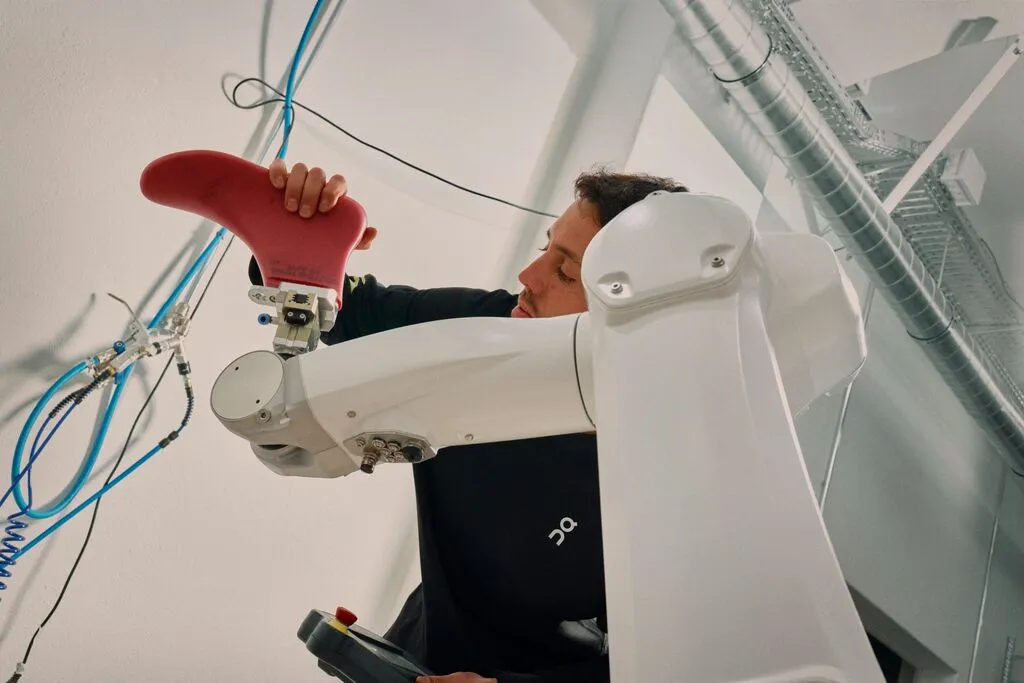 On Running giới thiệu công nghệ mới “LightSpray” Hinh anh 3: On Running gioi thieu cong nghe moi “LightSpray”