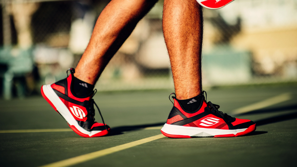 6 doi giay pickleball tot nhat nam 2025 tu cac thuong hieu noi tieng nhu Wilson, Asics, va Adidas.