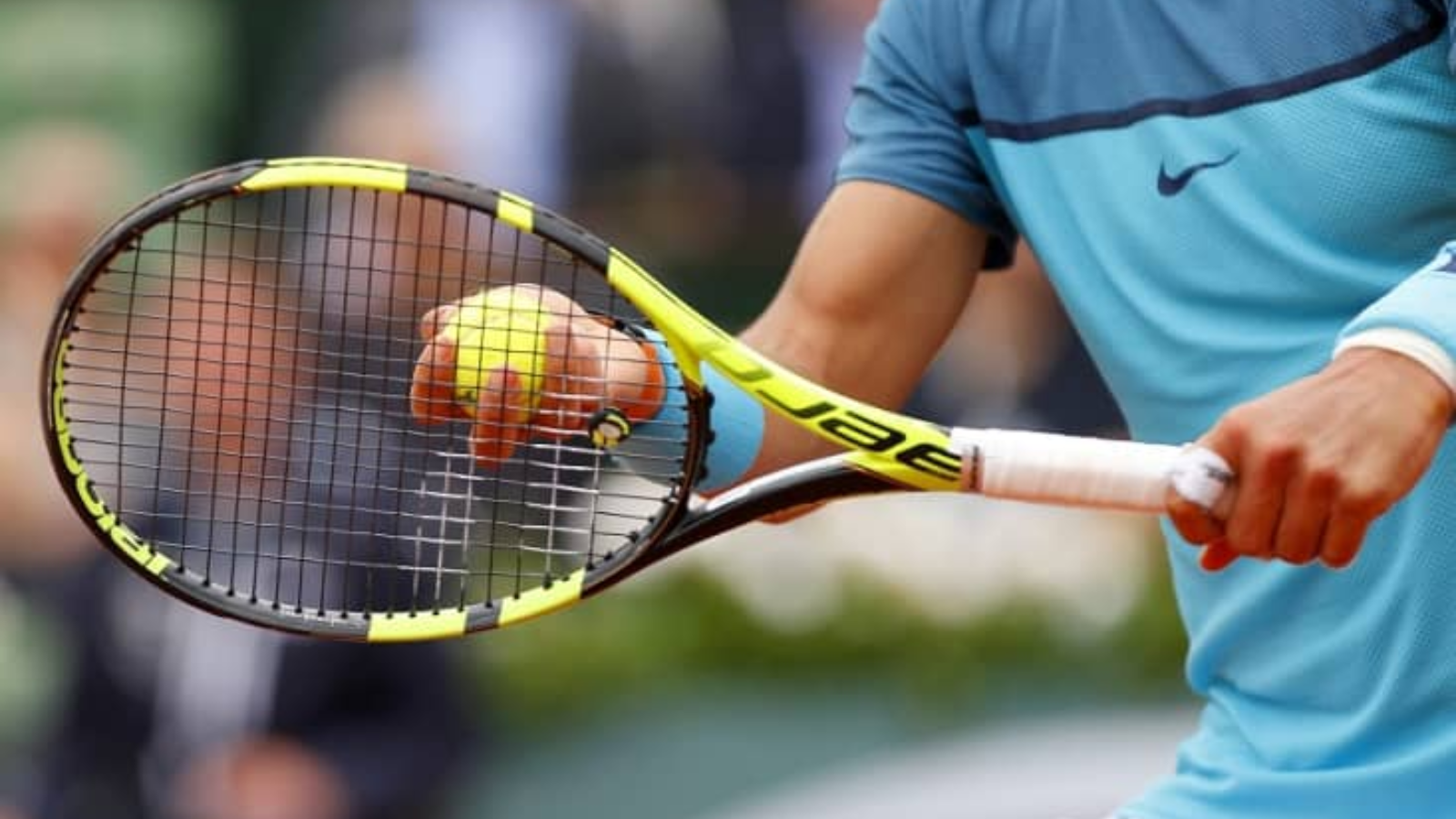 Babolat: Câu chuyện về một thương hiệu tennis huyền thoại Hinh anh 6: Huyen thoai tennis Rafael Nadal cam vot Babolat tren san dau