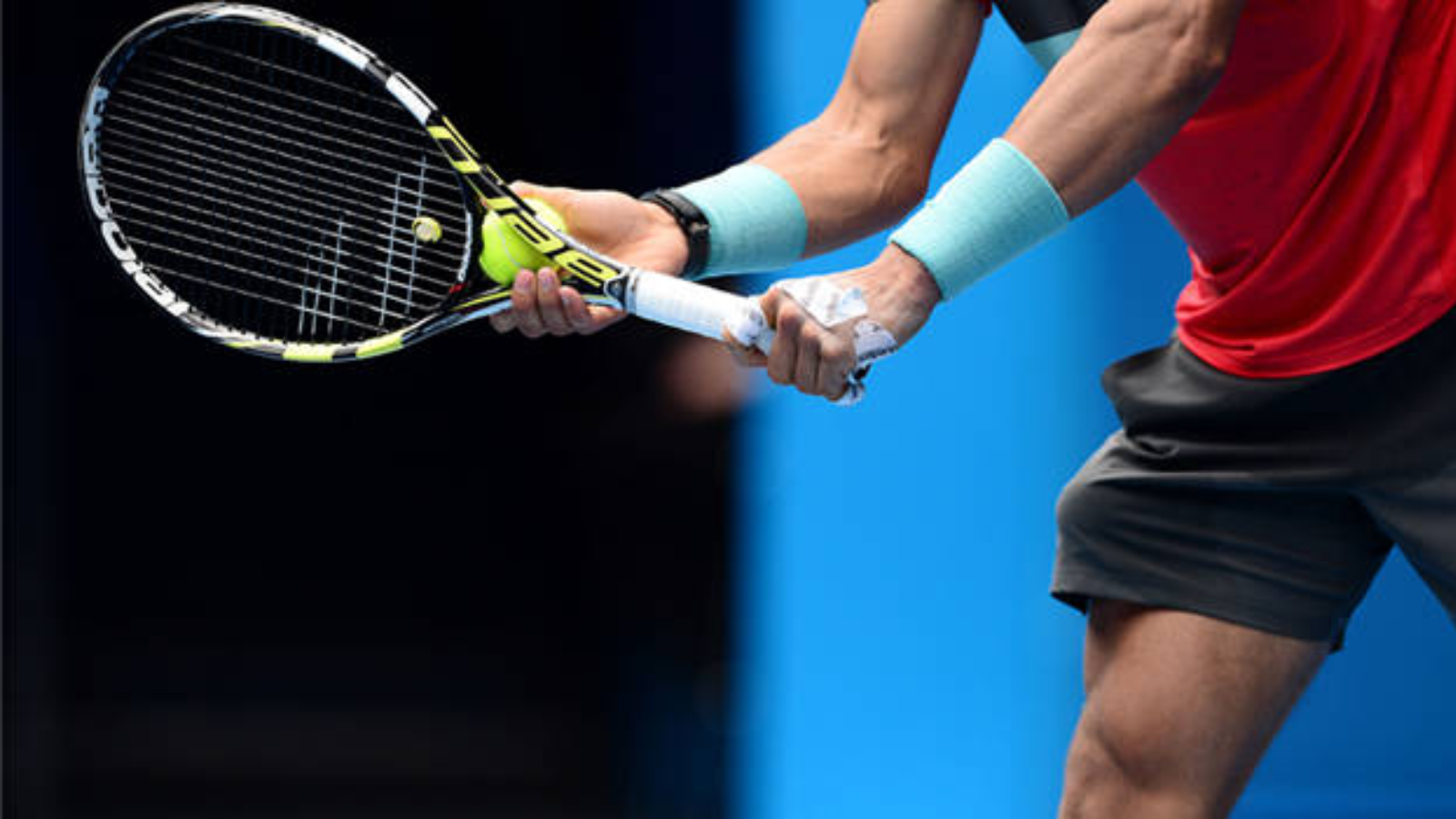 Babolat: Câu chuyện về một thương hiệu tennis huyền thoại Hinh anh 7: Huyen thoai tennis Rafael Nadal cam vot Babolat tren san dau