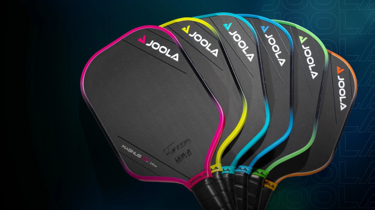 Vot JOOLA Pickleball ben canh Ben Johns, tay vot hang dau the gioi