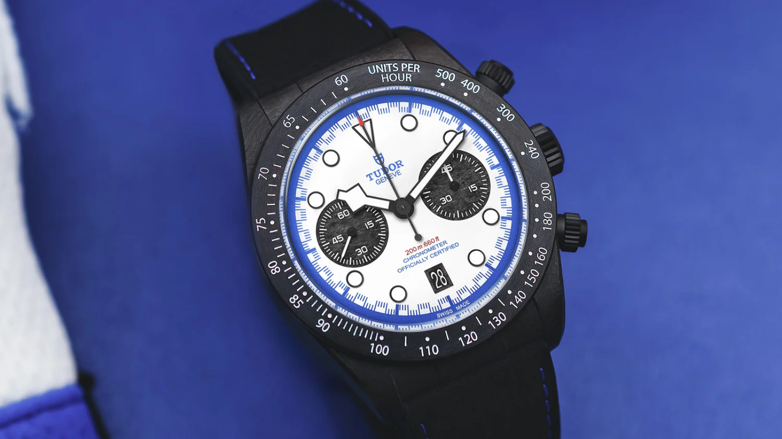 Tudor Black Bay Chrono Carbon 25: Đồng hồ cơ khí tốc độ Hinh anh 1: Tudor Black Bay Chrono Carbon 25, dong ho co khi dua xe, thiet ke carbon