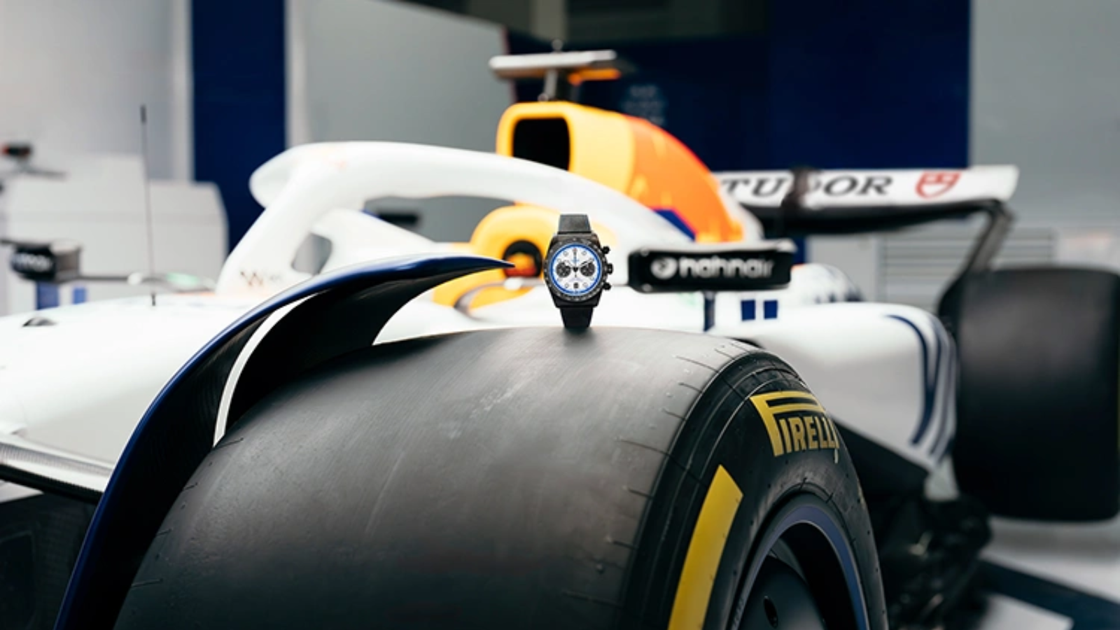 Tudor Black Bay Chrono Carbon 25: Đồng hồ cơ khí tốc độ Hinh anh 5: Tudor Black Bay Chrono Carbon 25, dong ho co khi dua xe, thiet ke carbon