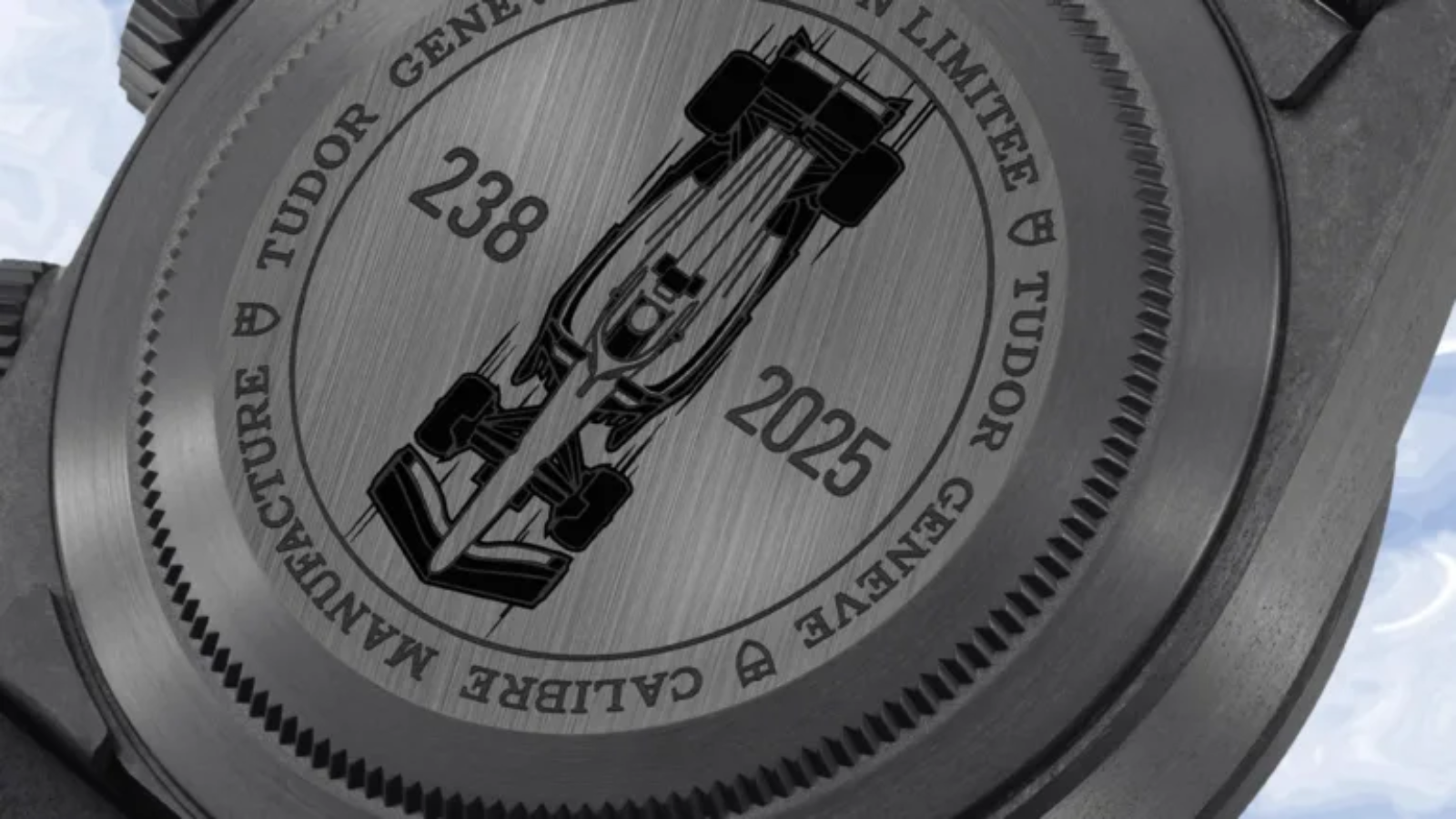 Tudor Black Bay Chrono Carbon 25: Đồng hồ cơ khí tốc độ Hinh anh 9: Tudor Black Bay Chrono Carbon 25, dong ho co khi dua xe, thiet ke carbon