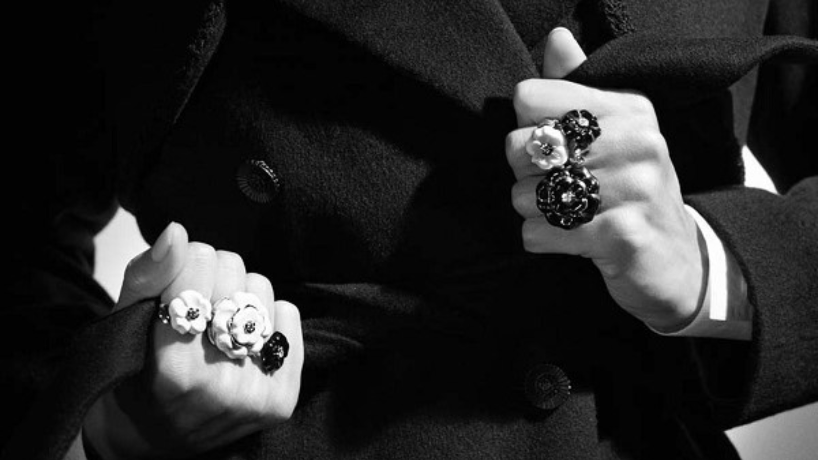 Hinh anh 7: Hinh anh cac mon trang suc sang trong va bieu tuong cho phu nu